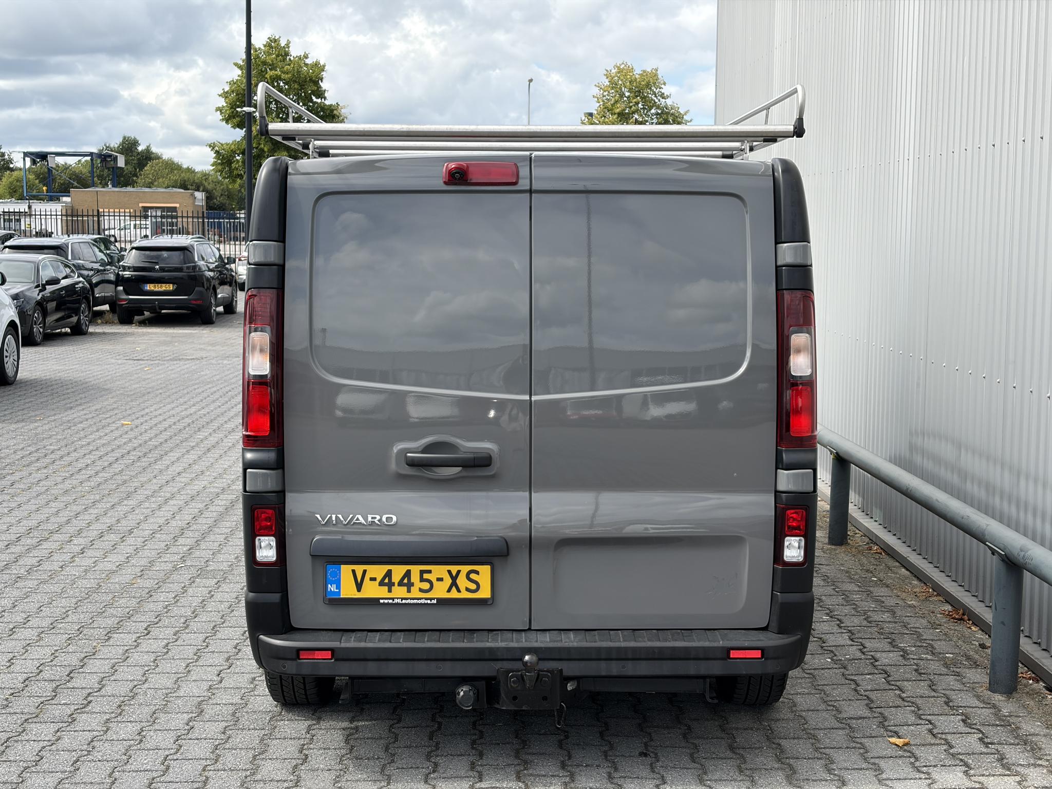 Foto van Opel Vivaro-b