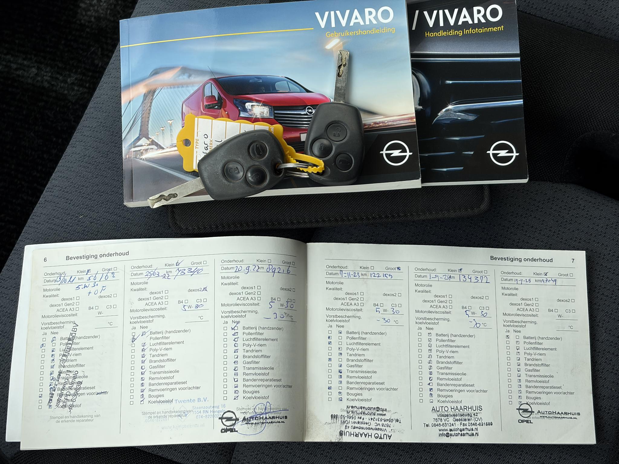 Foto van Opel Vivaro-b