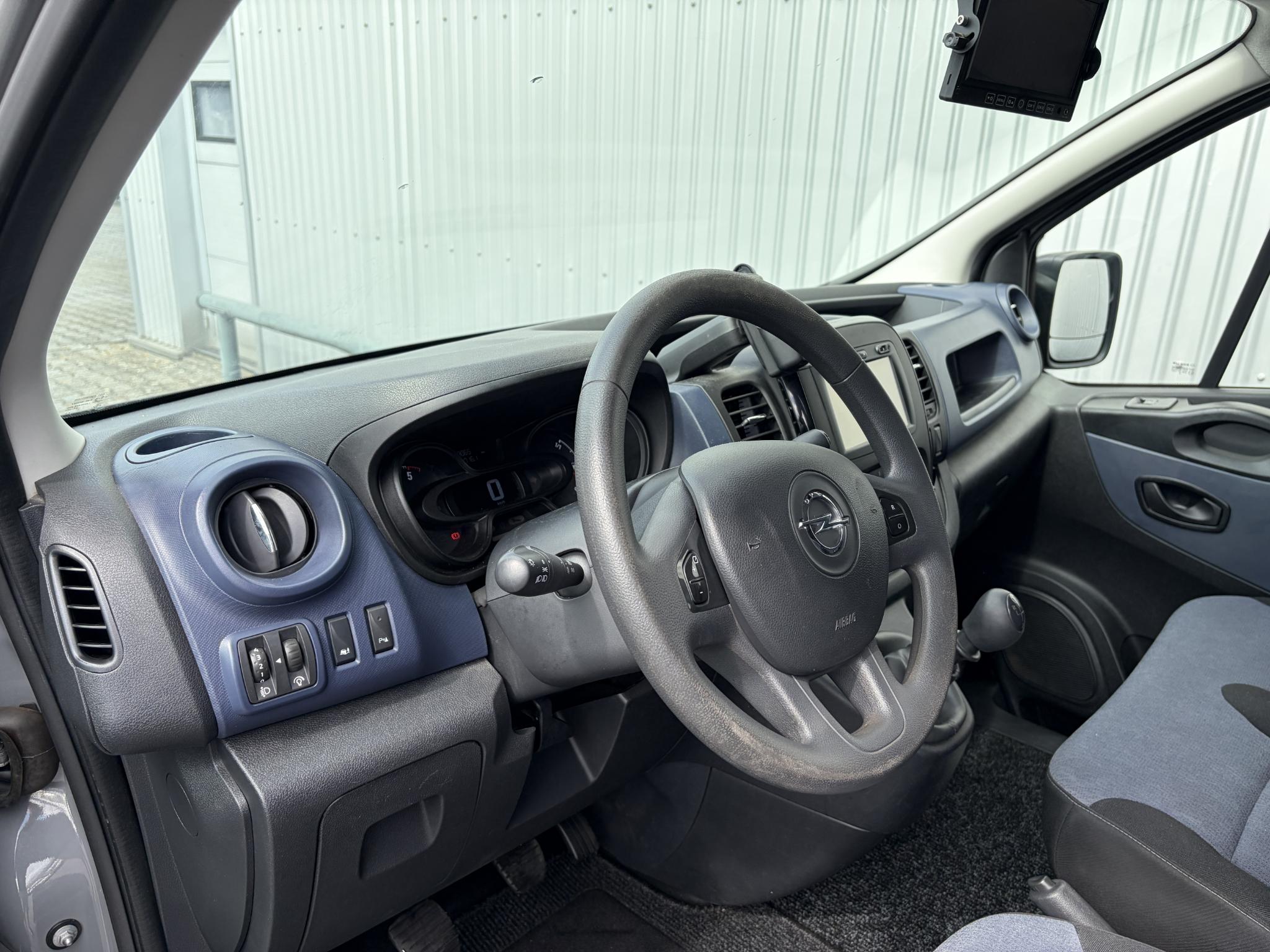 Foto van Opel Vivaro-b