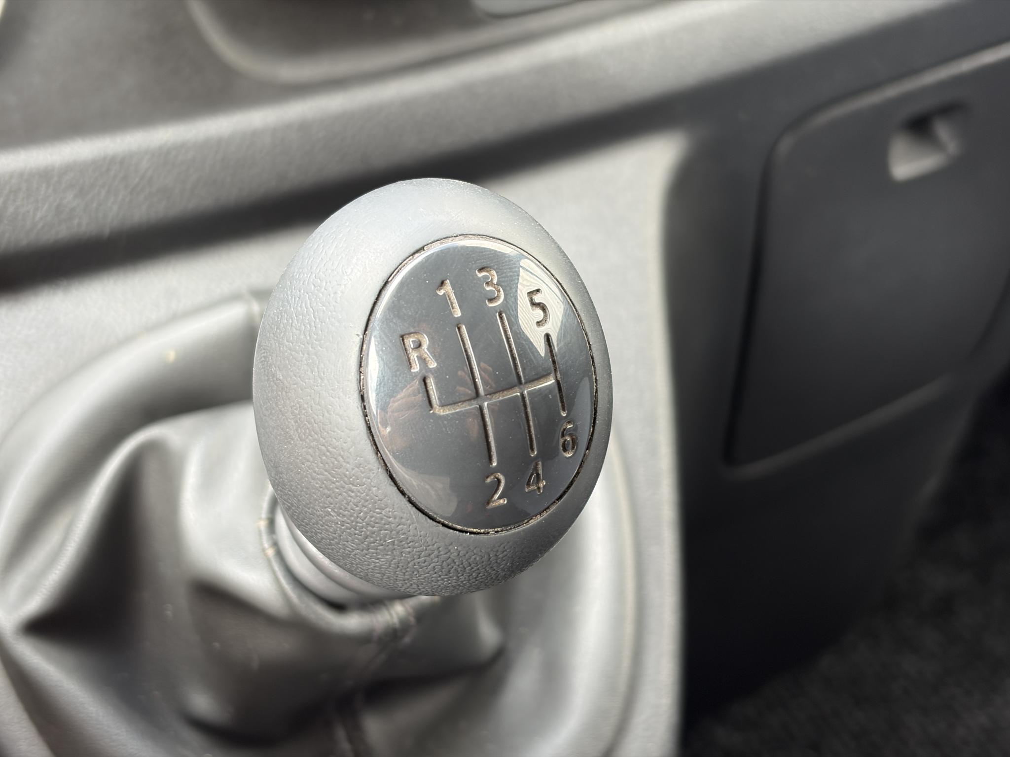 Foto van Opel Vivaro-b