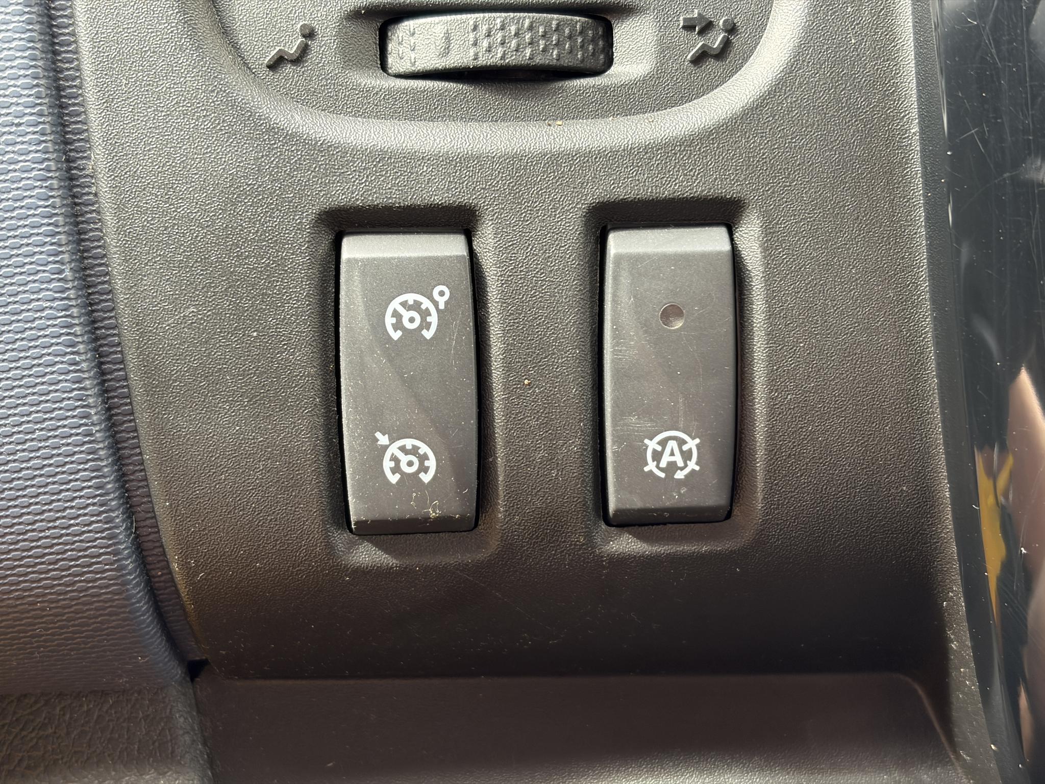Foto van Opel Vivaro-b