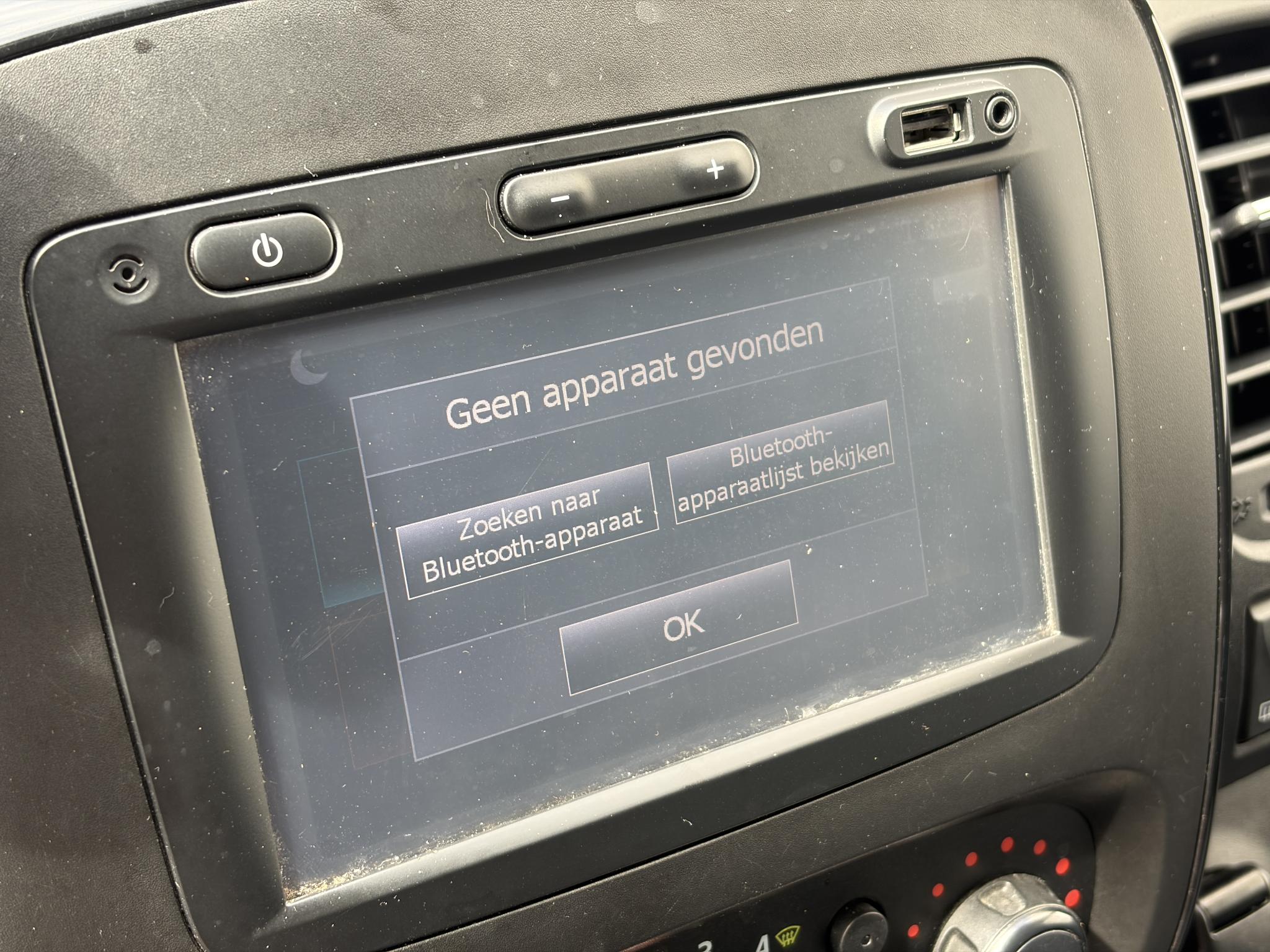 Foto van Opel Vivaro-b