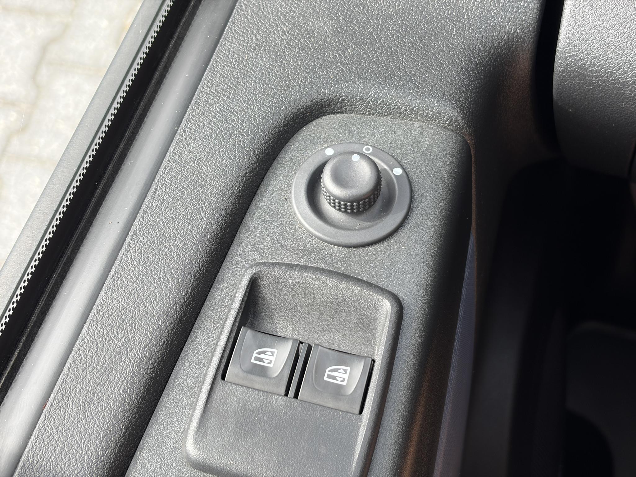 Foto van Opel Vivaro-b
