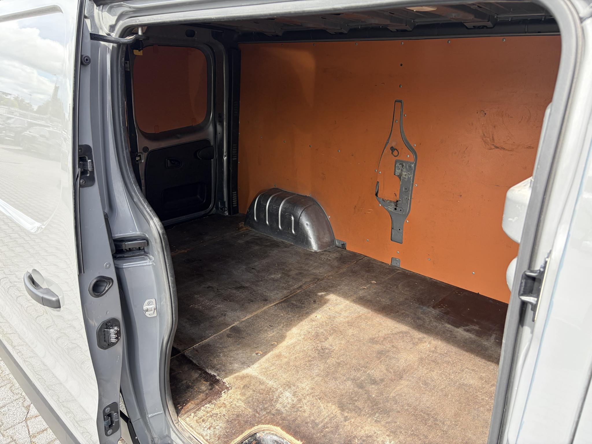Foto van Opel Vivaro-b