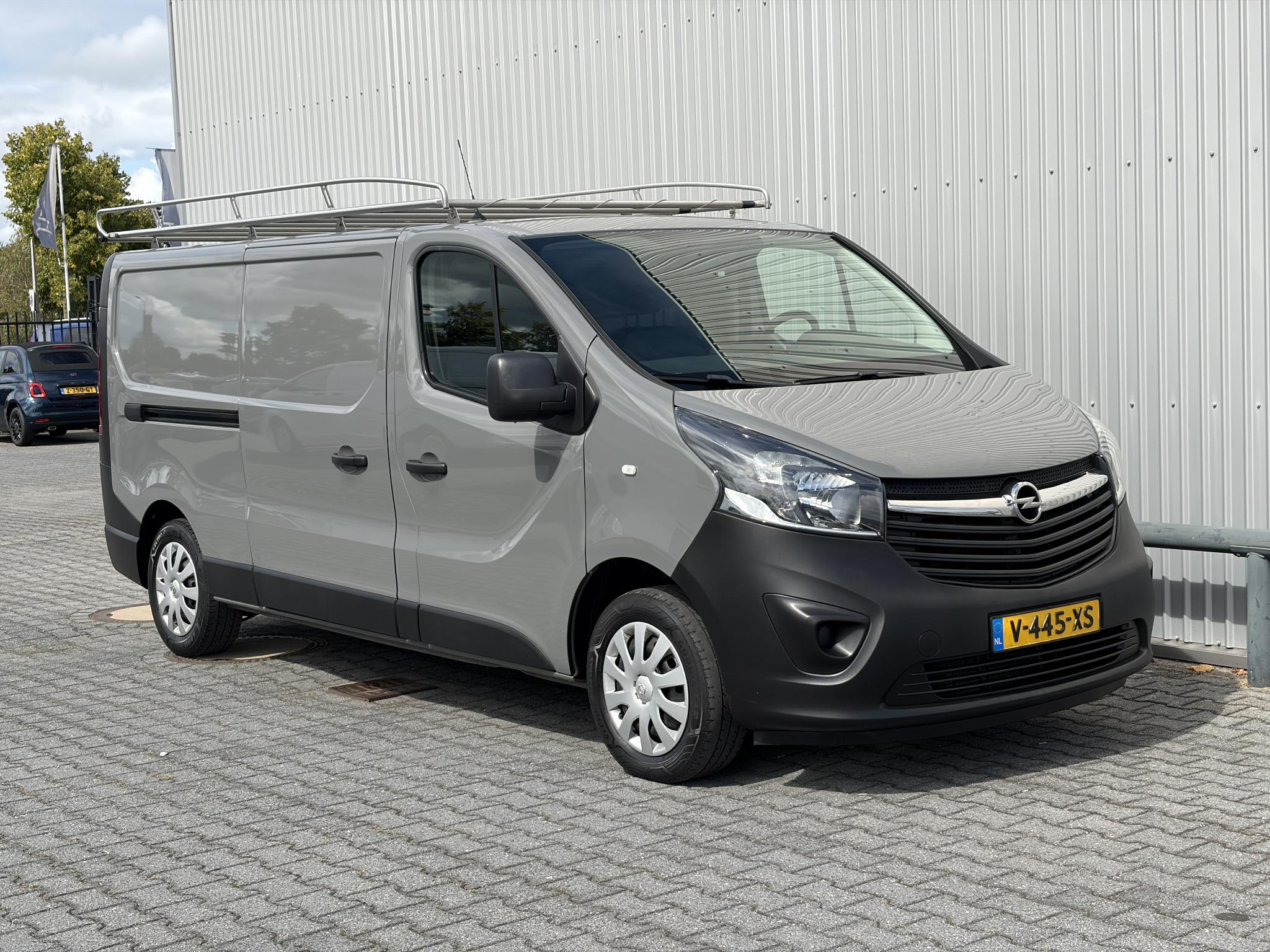 Foto van Opel Vivaro-b
