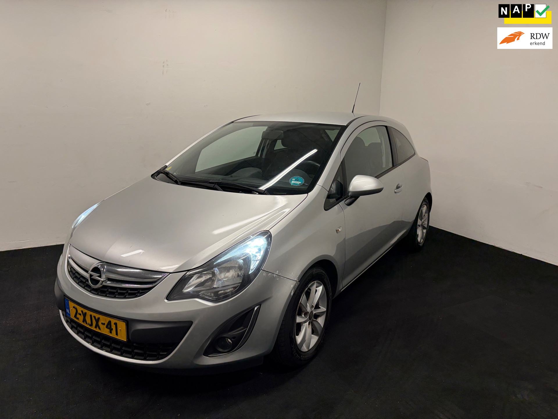 Opel Corsa 1.3 CDTi Design Edition | NAP BT Cruise Inruilkoopje 2014 - voorkant
