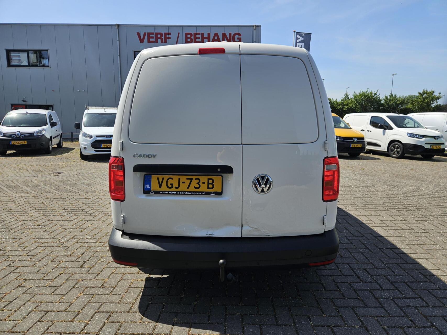 Foto van Volkswagen Caddy Modified Partition Wall