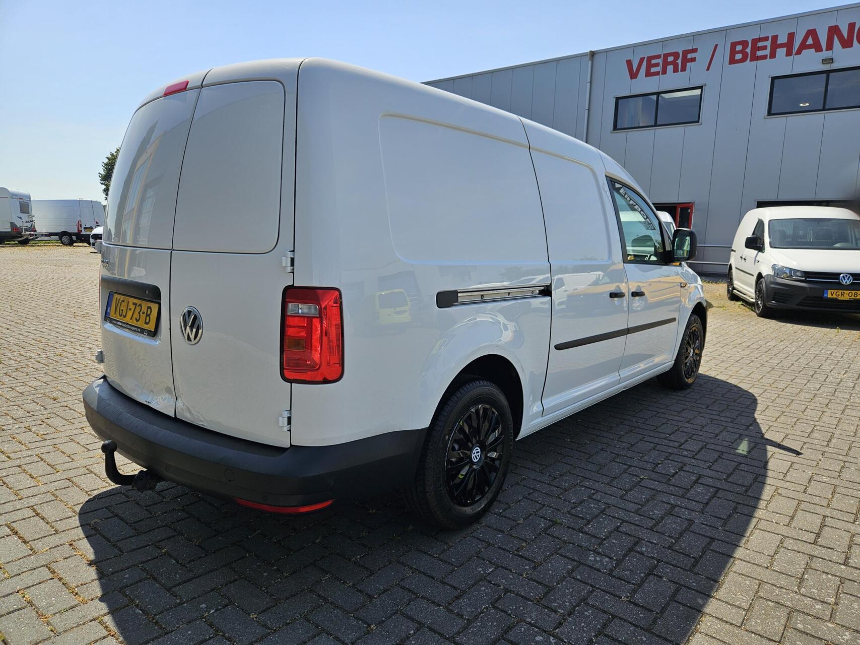 Foto van Volkswagen Caddy Modified Partition Wall