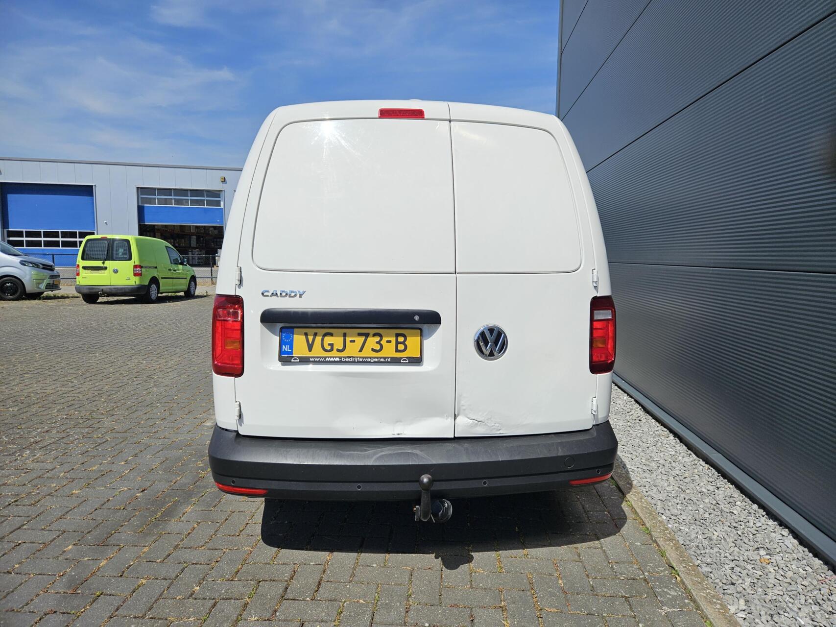 Foto van Volkswagen Caddy Modified Partition Wall