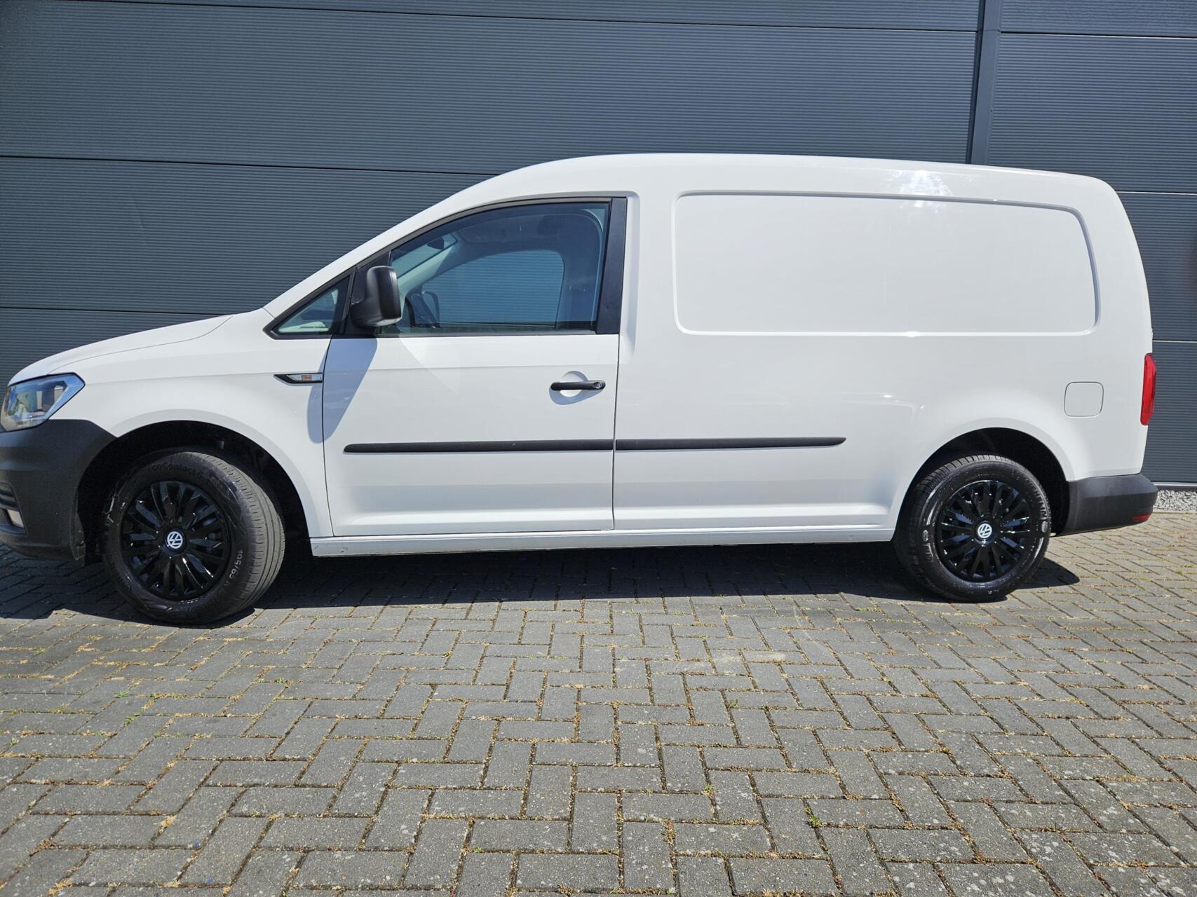 Foto van Volkswagen Caddy Modified Partition Wall
