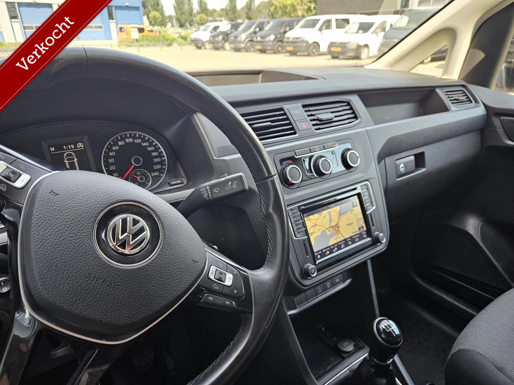 Foto van Volkswagen Caddy Modified Partition Wall