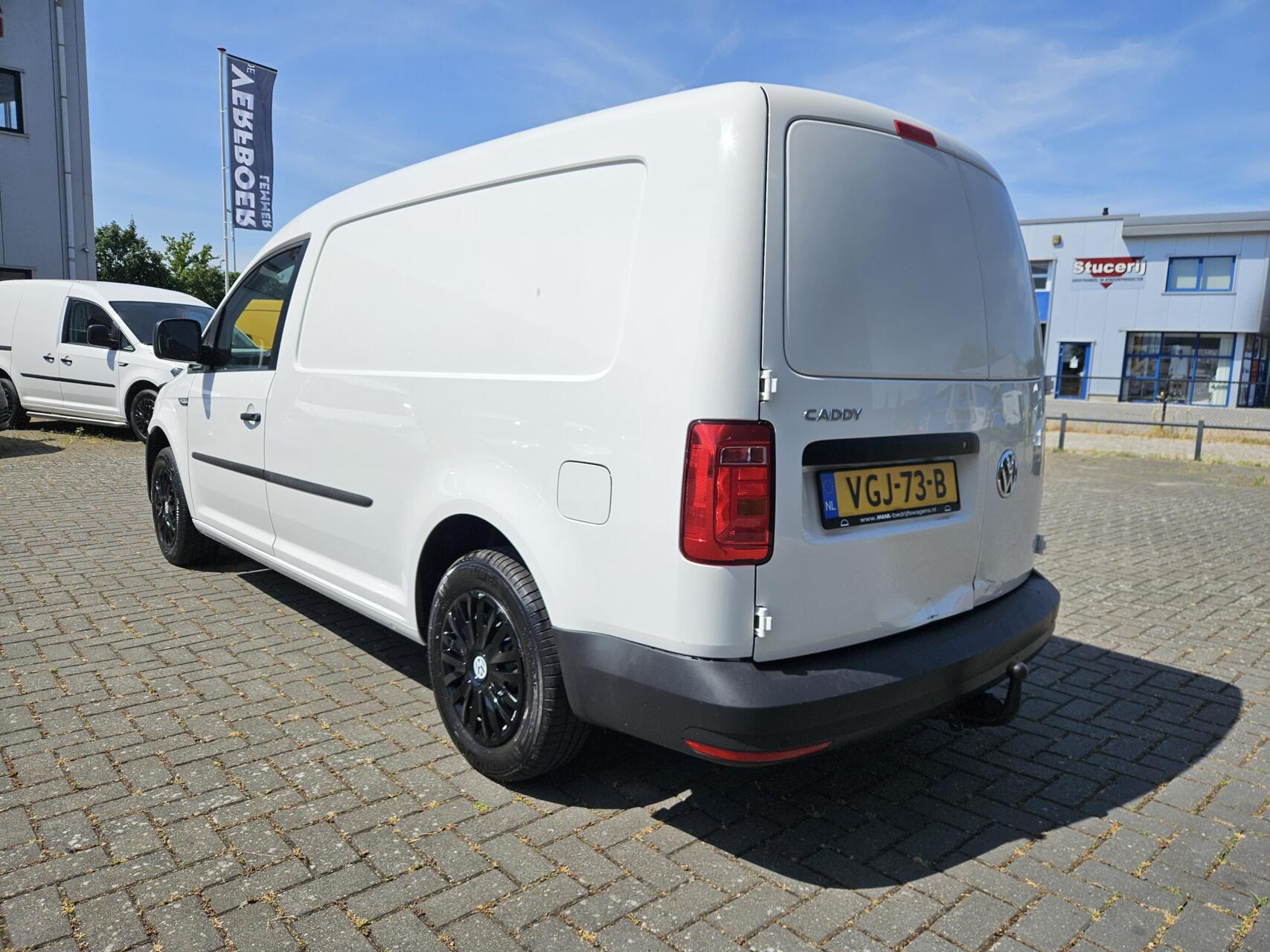 Foto van Volkswagen Caddy Modified Partition Wall