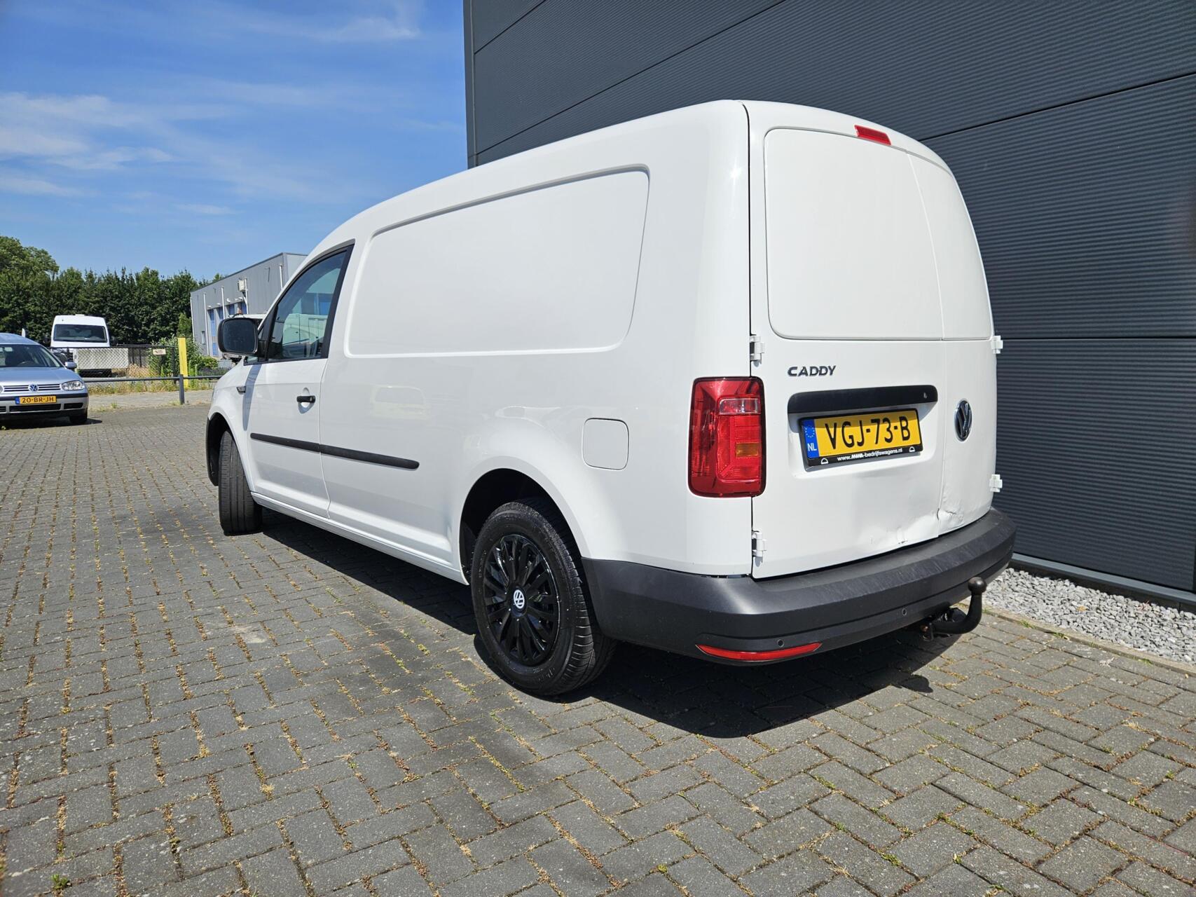 Foto van Volkswagen Caddy Modified Partition Wall