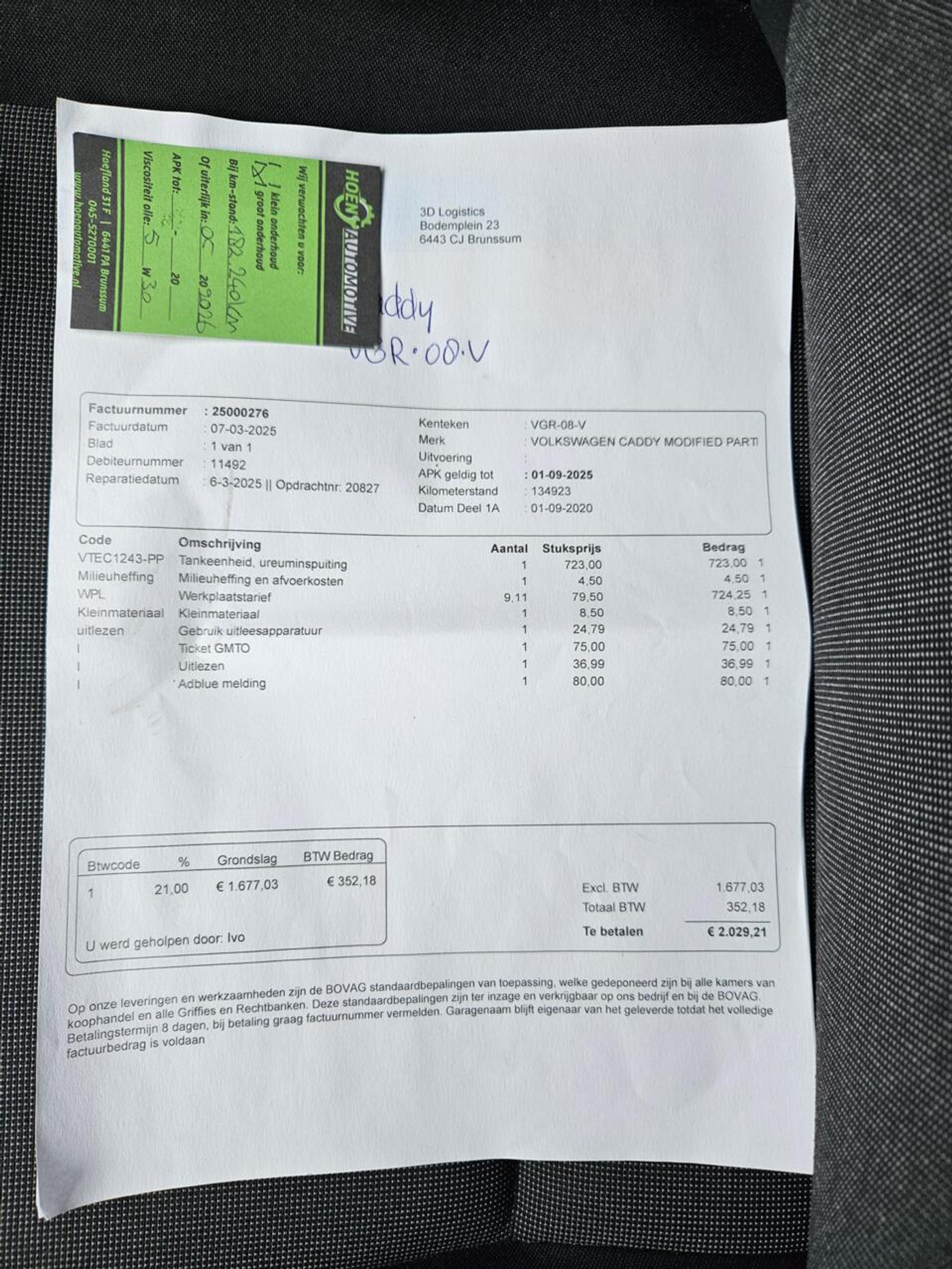 Foto van Volkswagen Caddy Modified Partition Wall