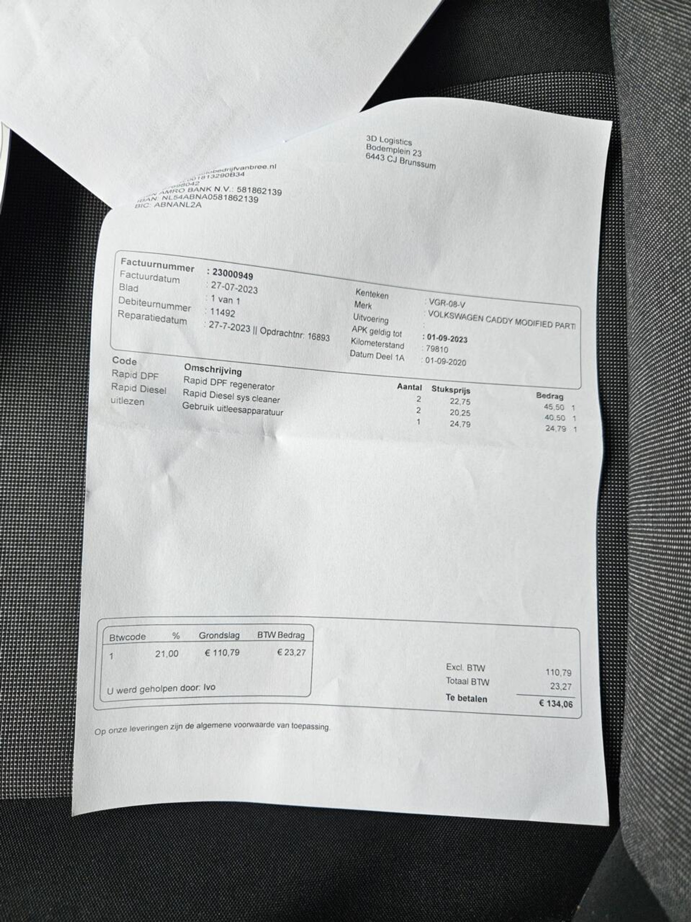 Foto van Volkswagen Caddy Modified Partition Wall