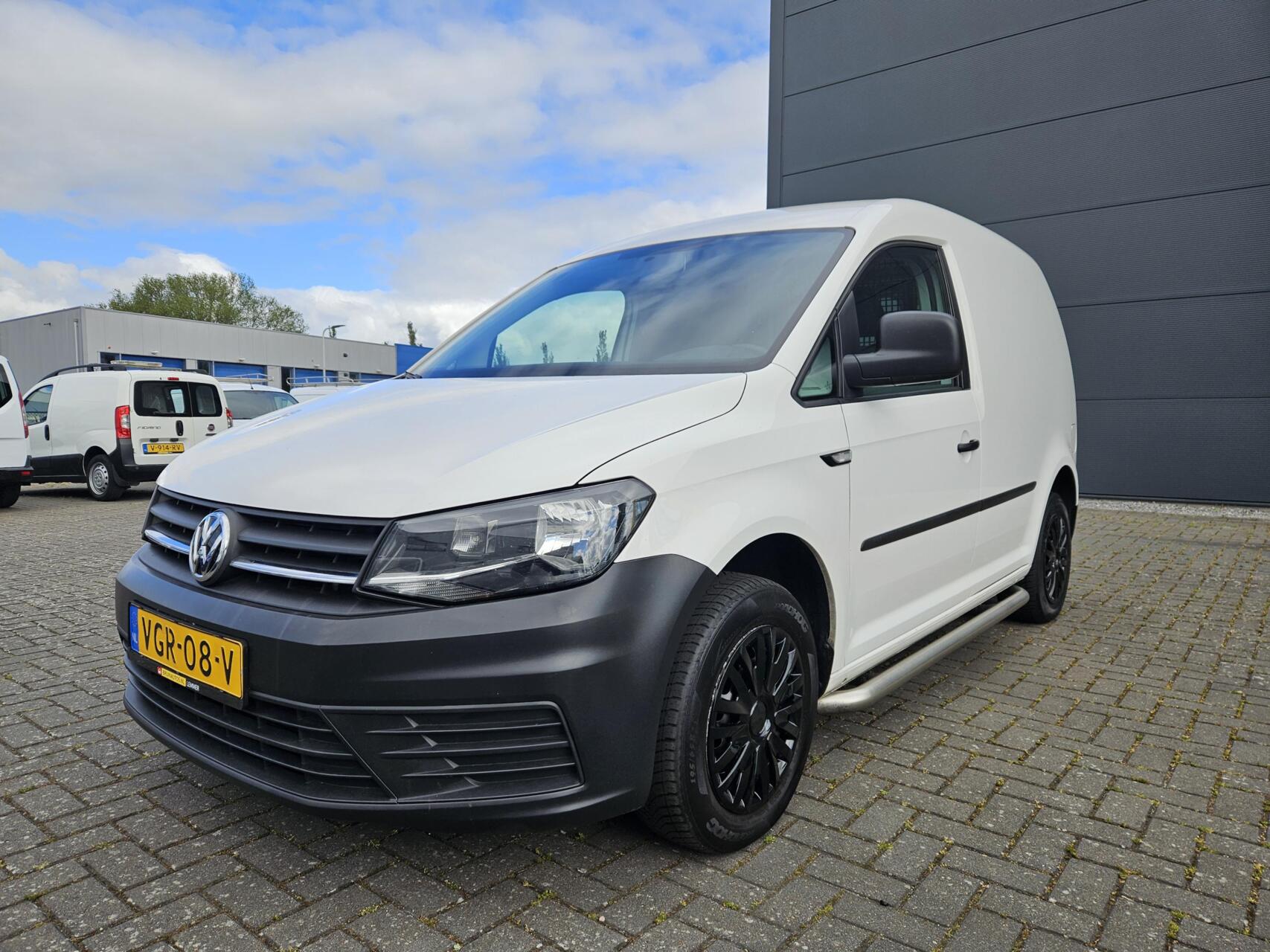 Foto van Volkswagen Caddy Modified Partition Wall