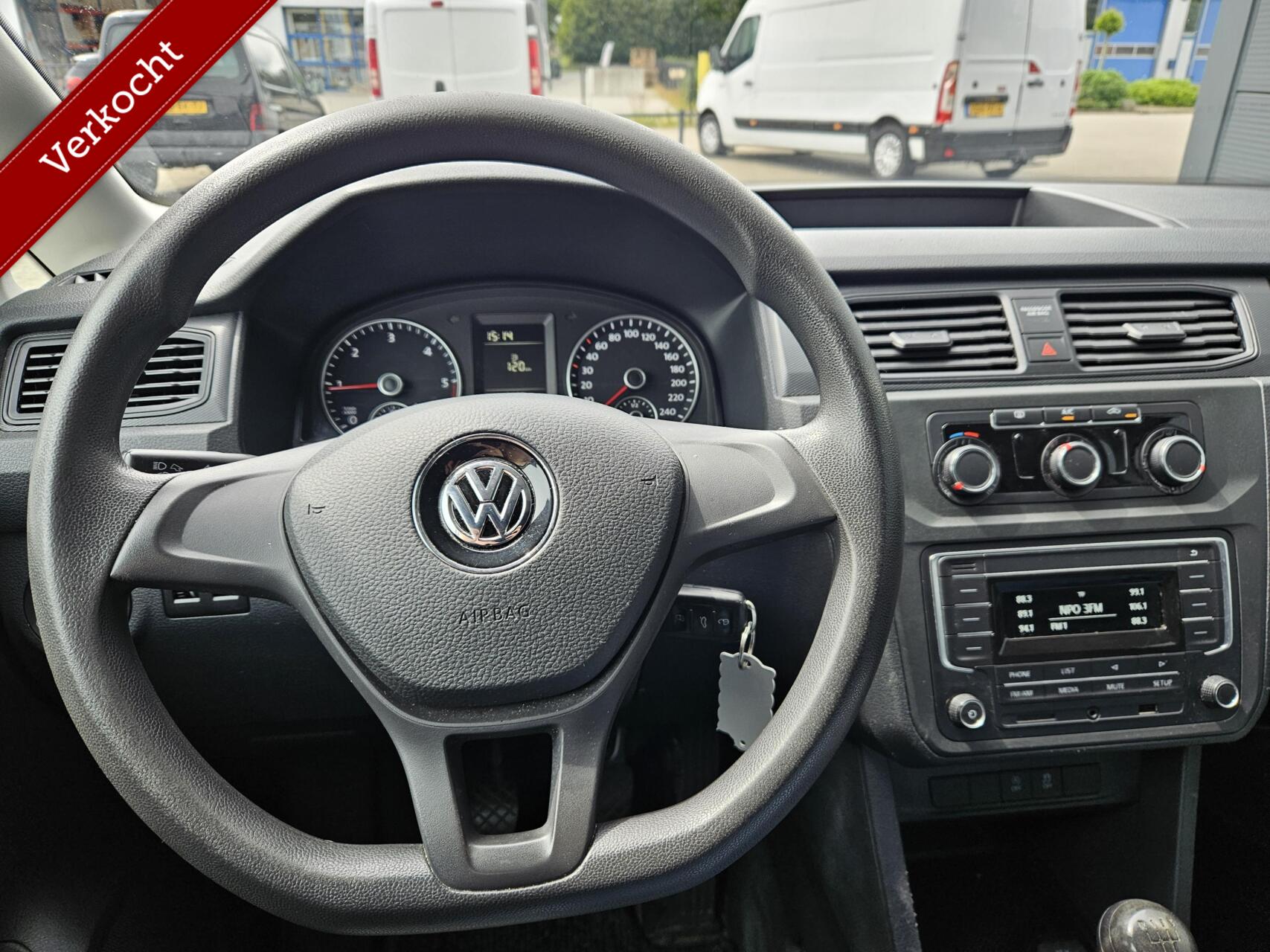 Foto van Volkswagen Caddy Modified Partition Wall