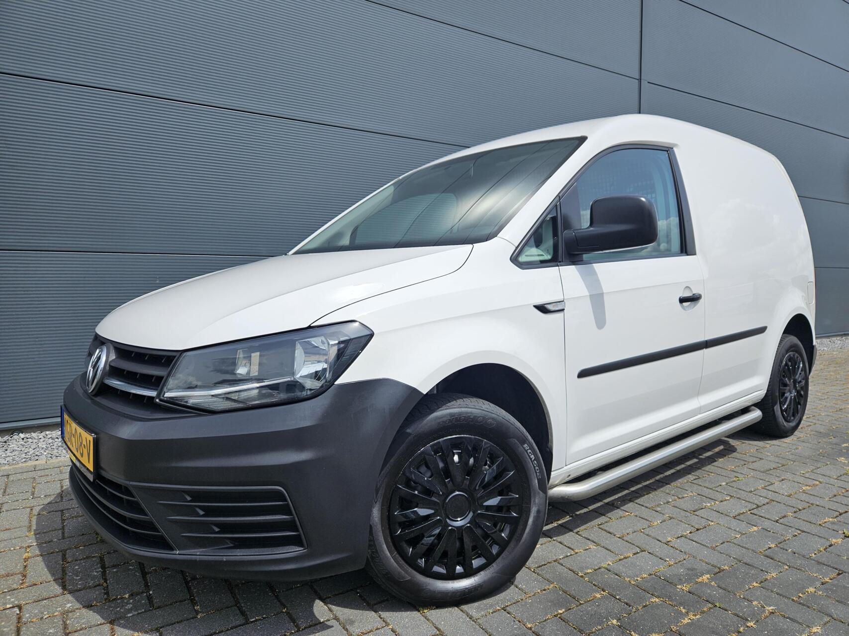 Foto van Volkswagen Caddy Modified Partition Wall