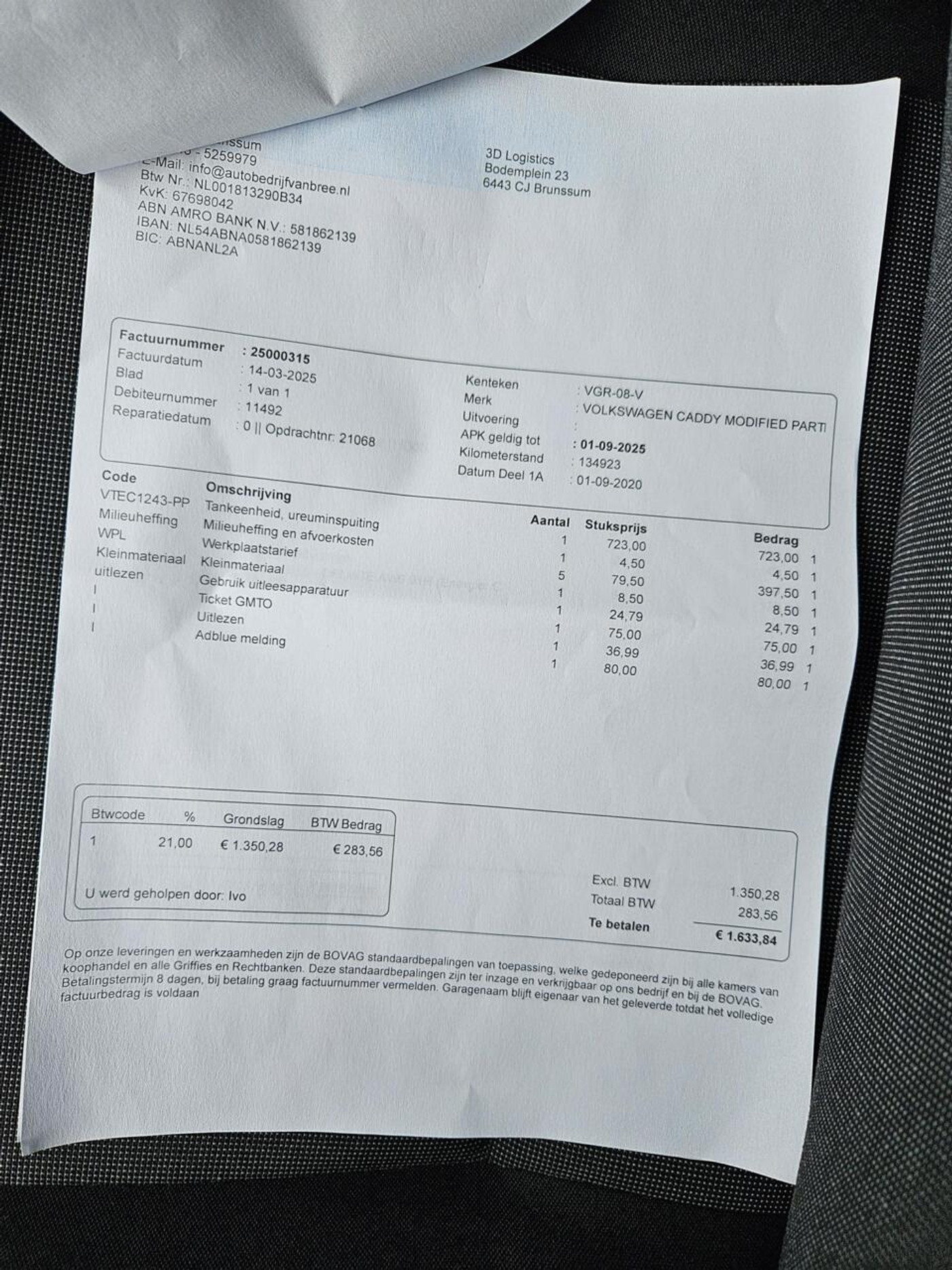 Foto van Volkswagen Caddy Modified Partition Wall