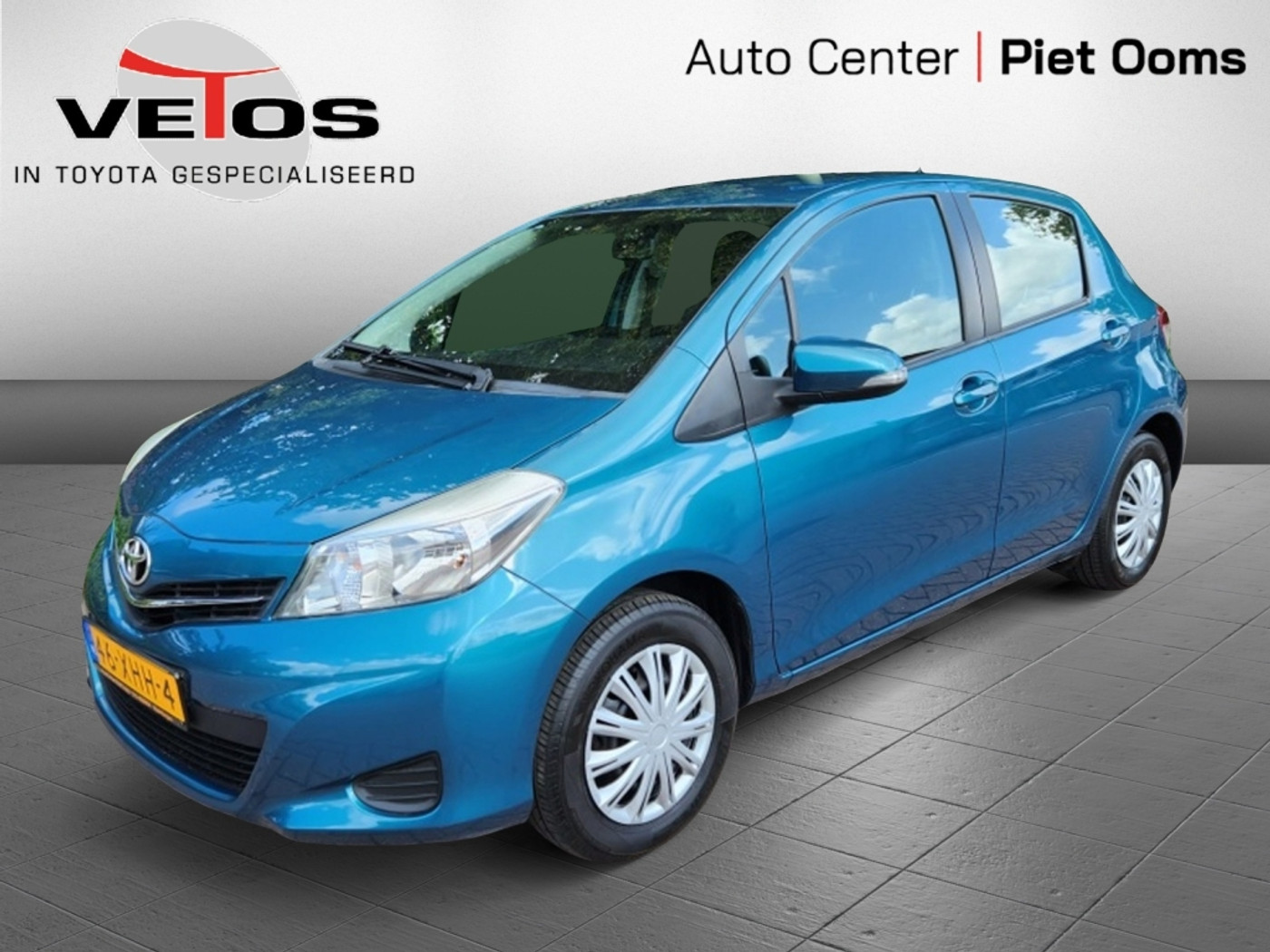 Toyota Toyota Yaris 1.0 VVT-i Aspiration 2012 - voorkant