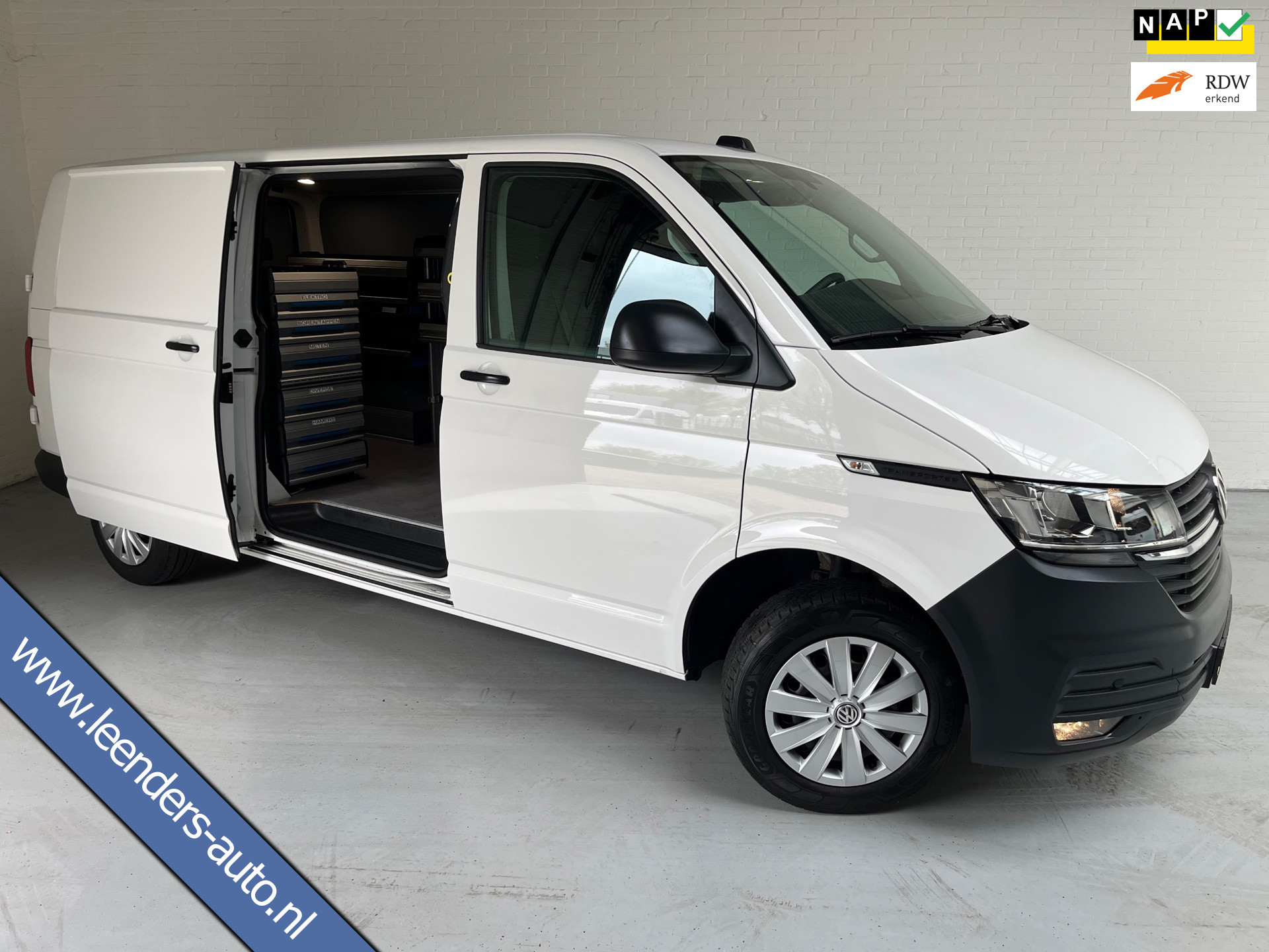 Volkswagen Transporter 2.0 TDI L2H1 2020 - voorkant