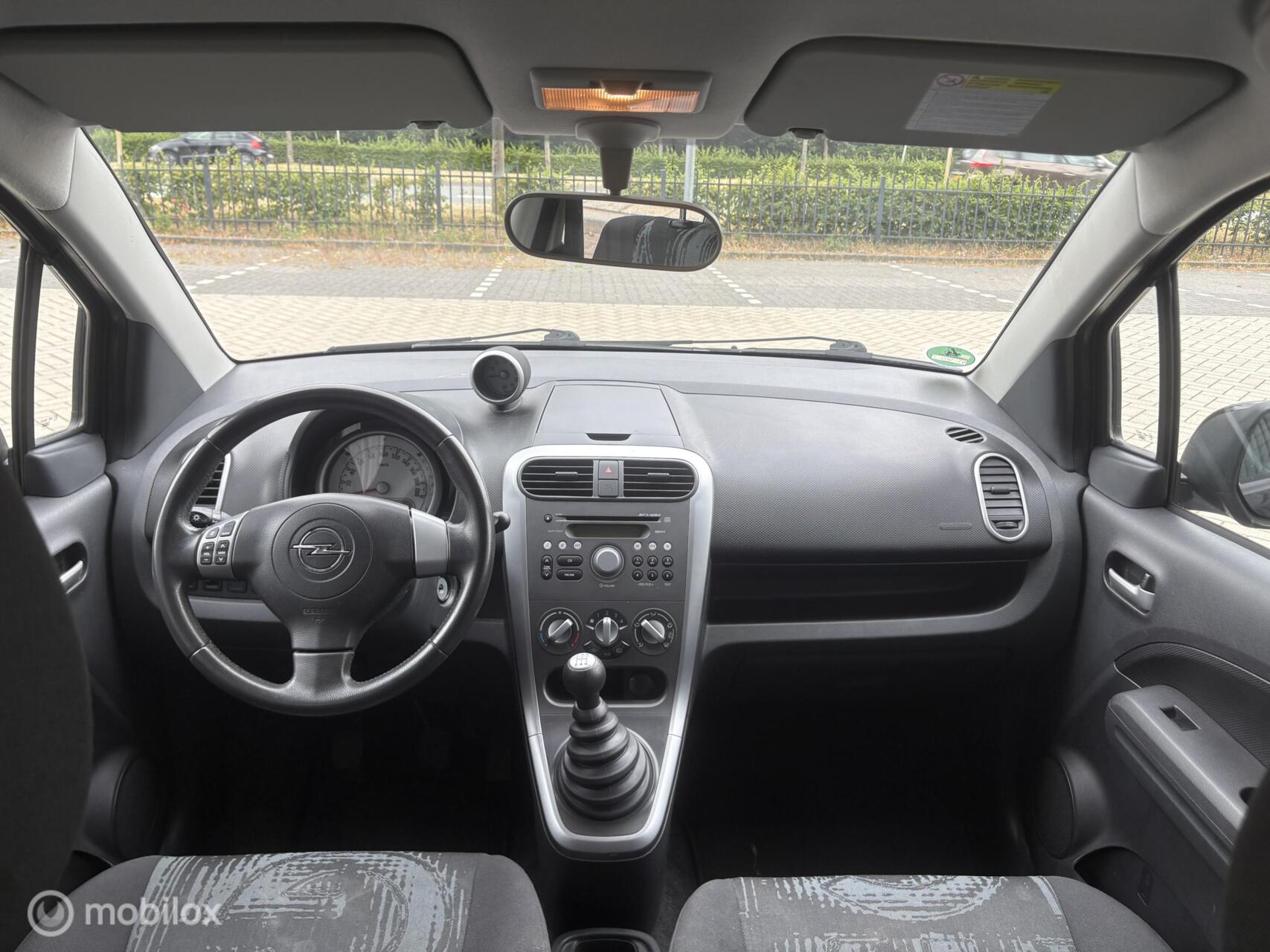 Foto van Opel Agila
