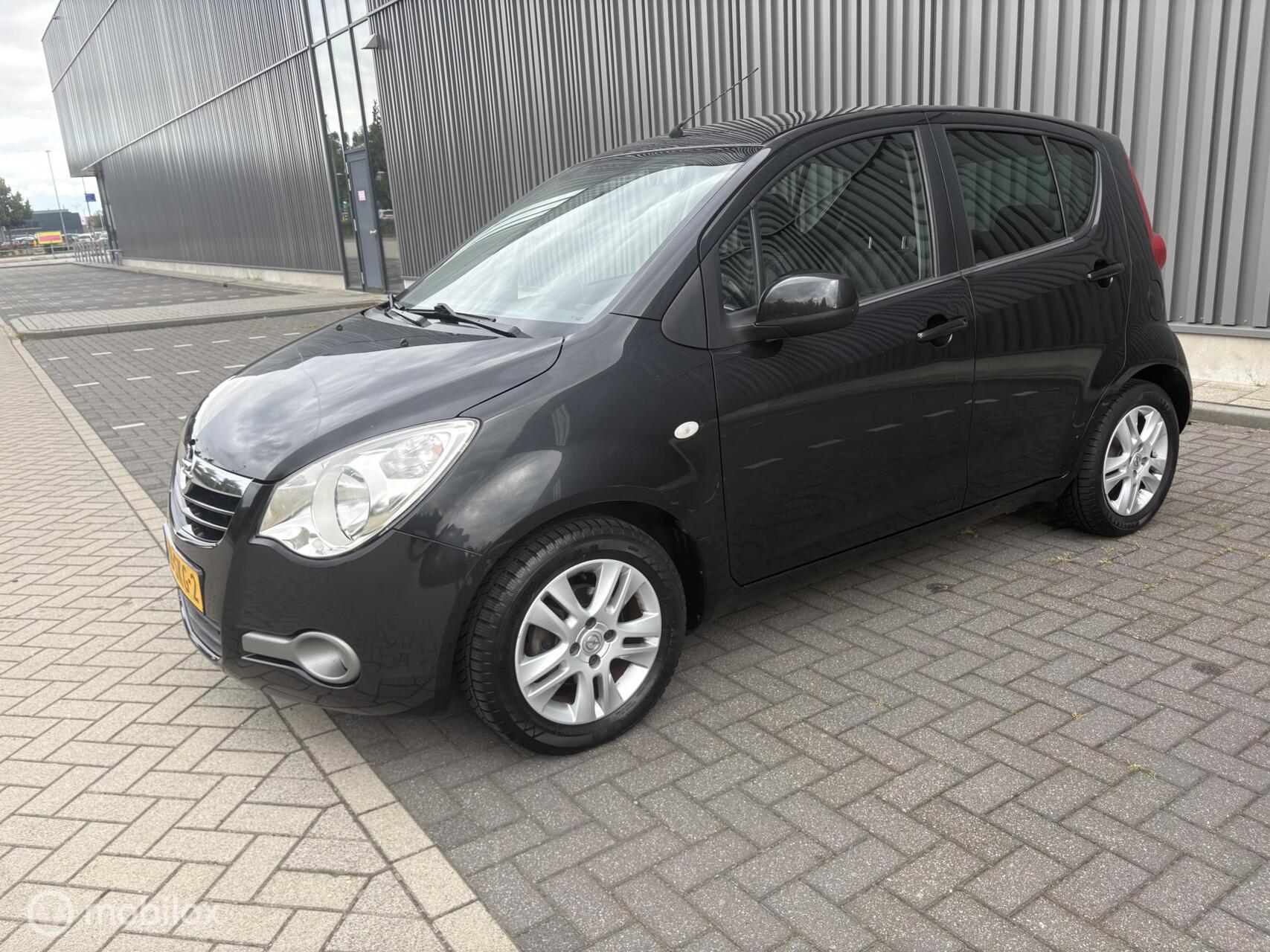 Foto van Opel Agila