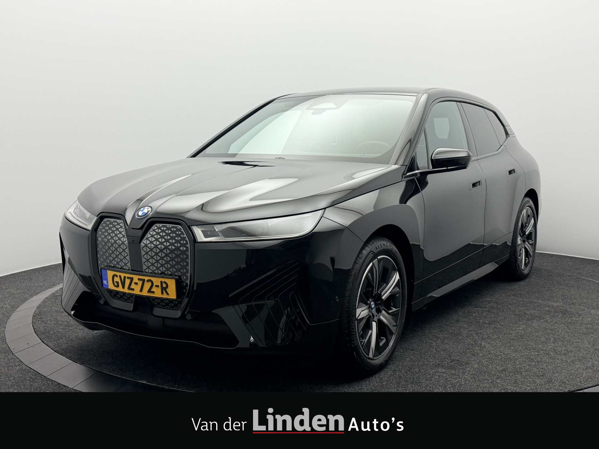 BMW Ix Xdrive40 xDrive40 High Executive 77 kWh | Sportpakket | Trekhaak | Head-Up | Dashboardcamera | 360° Camera 2024 - voorkant