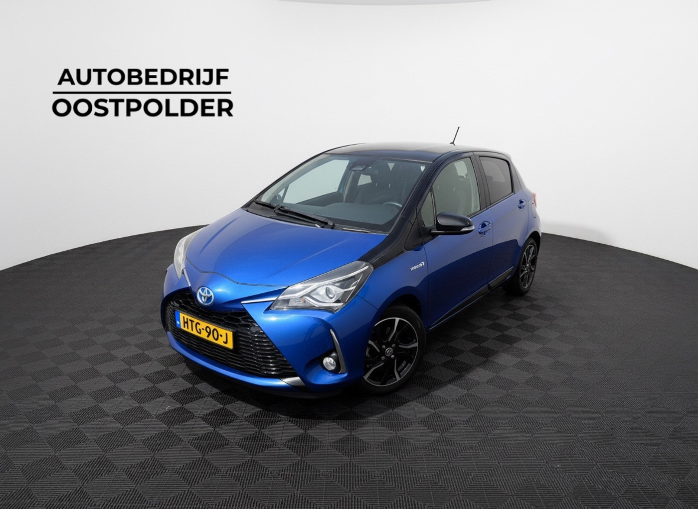 Toyota Toyota Yaris Hybrid 1.5 Hybrid Bi-Tone 2017 - voorkant