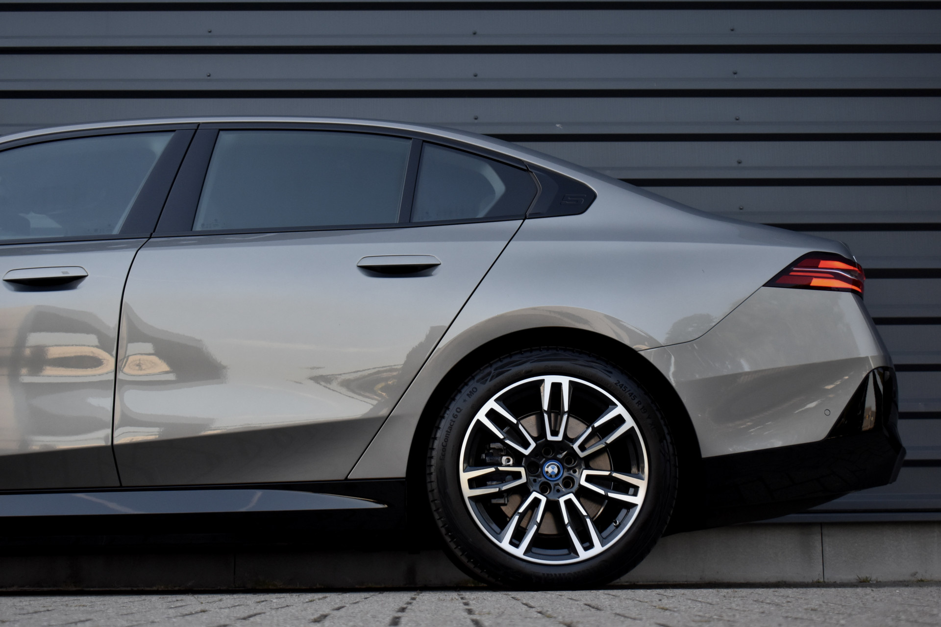 Foto van BMW I5 Edrive40