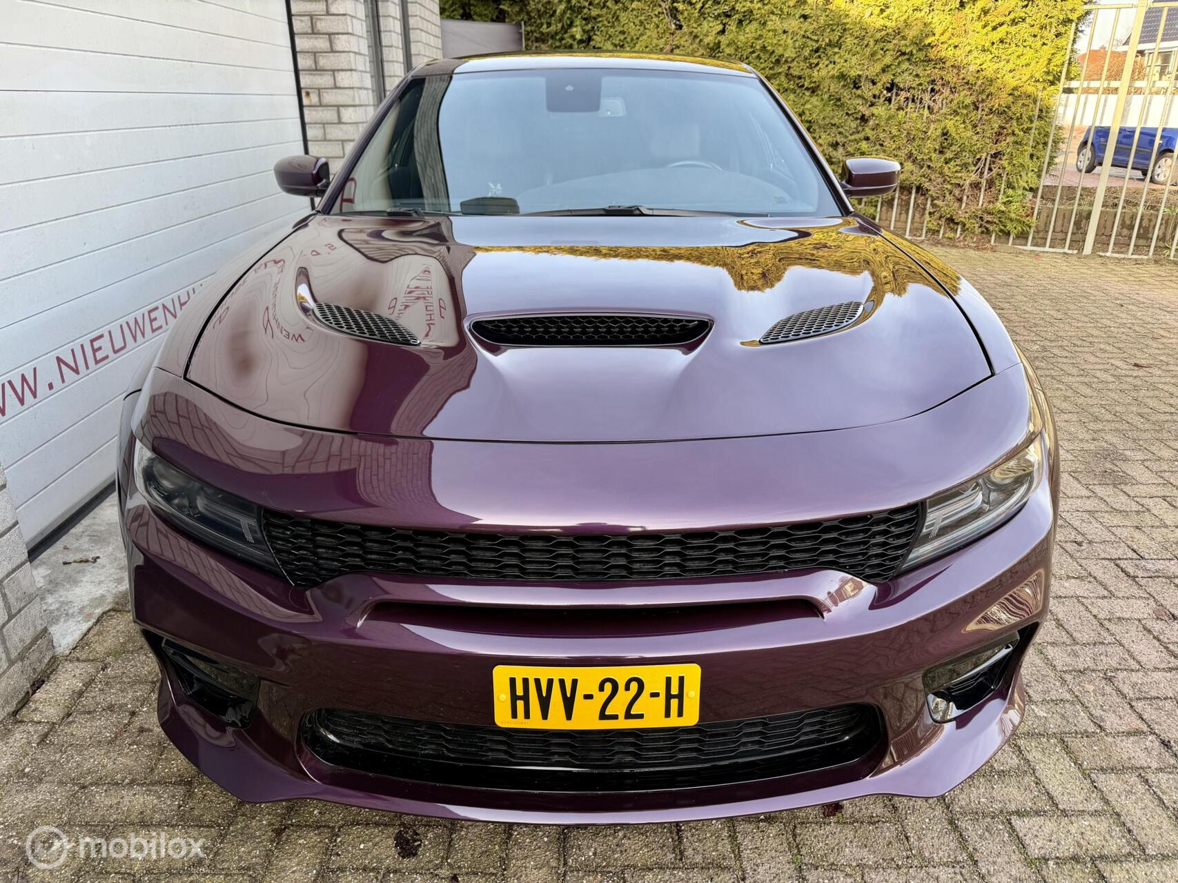 Foto van Dodge Charger Srt8
