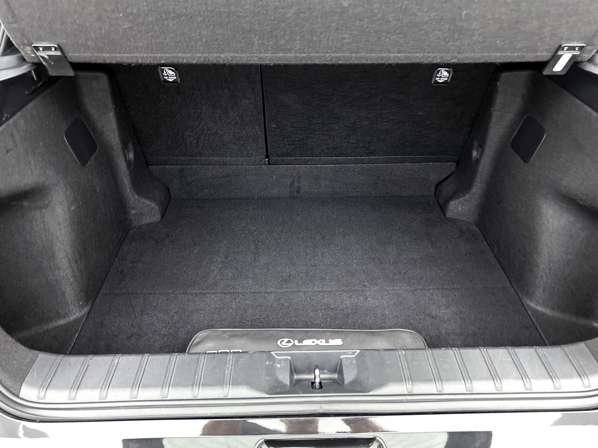Foto van Lexus Lexus LBX