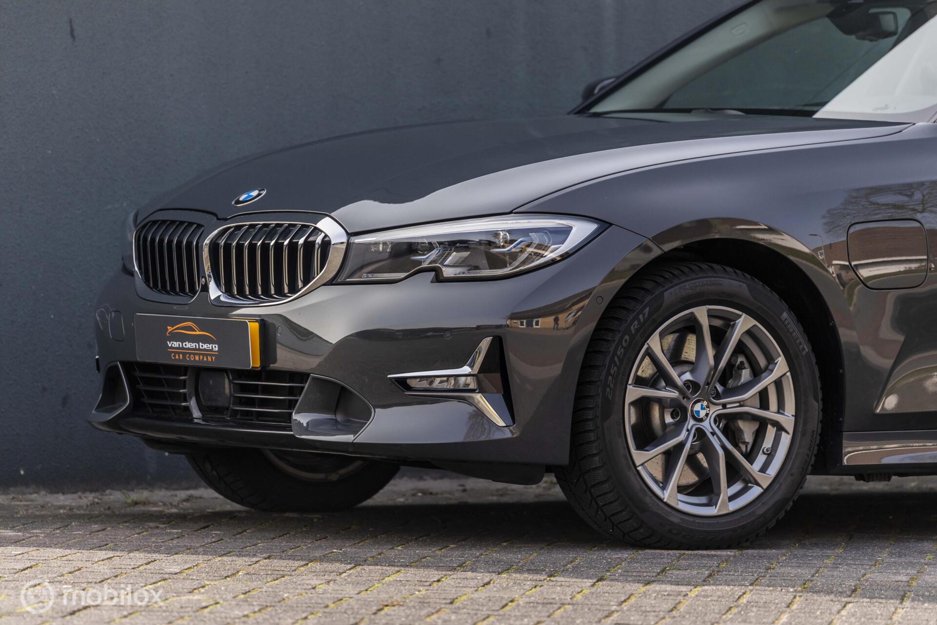 Foto van BMW 330e