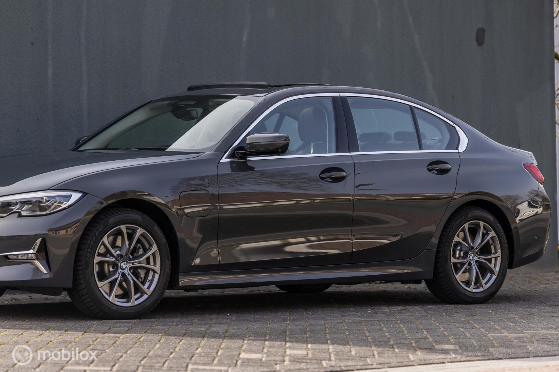 Foto van BMW 330e