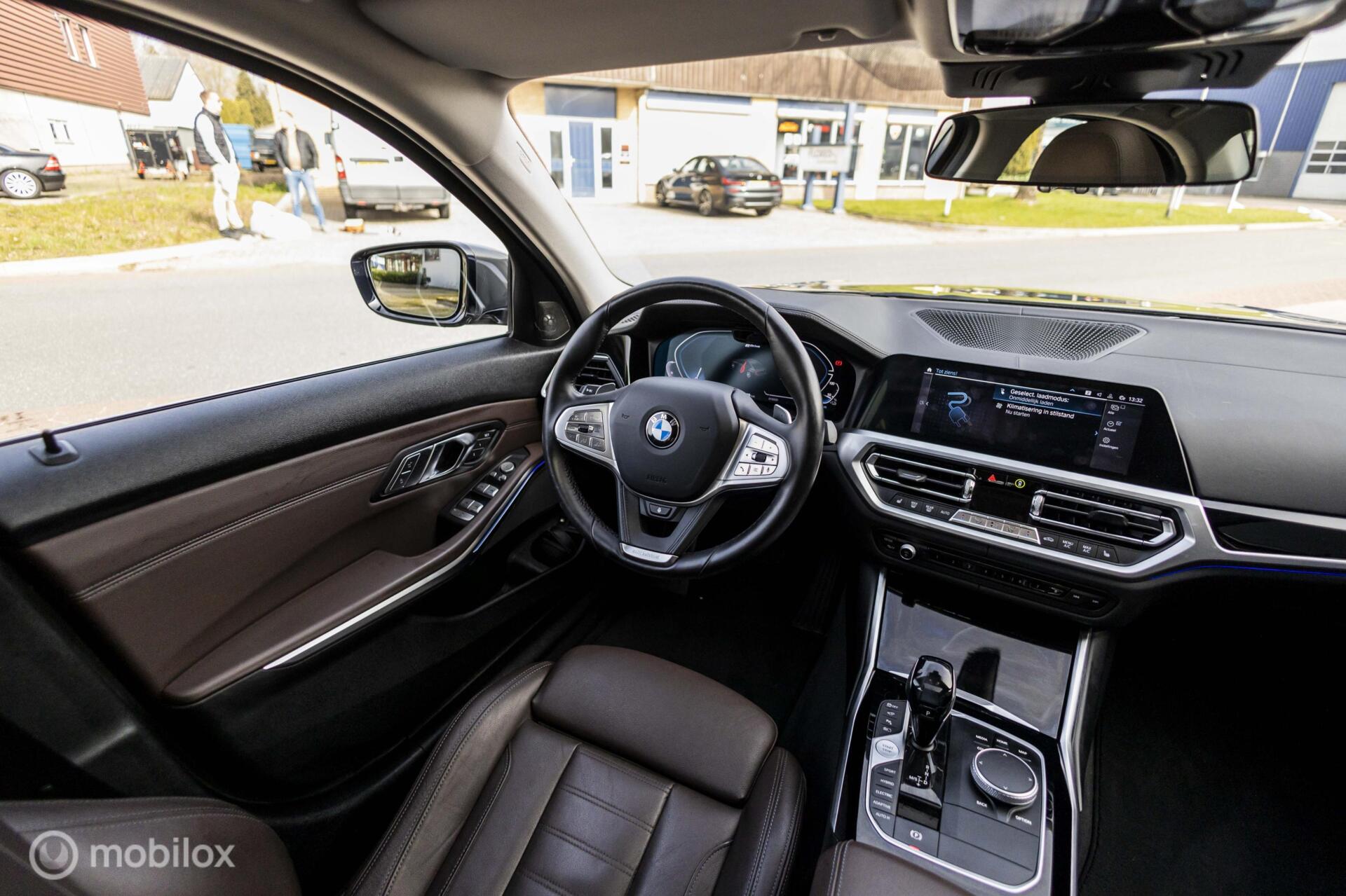 Foto van BMW 330e