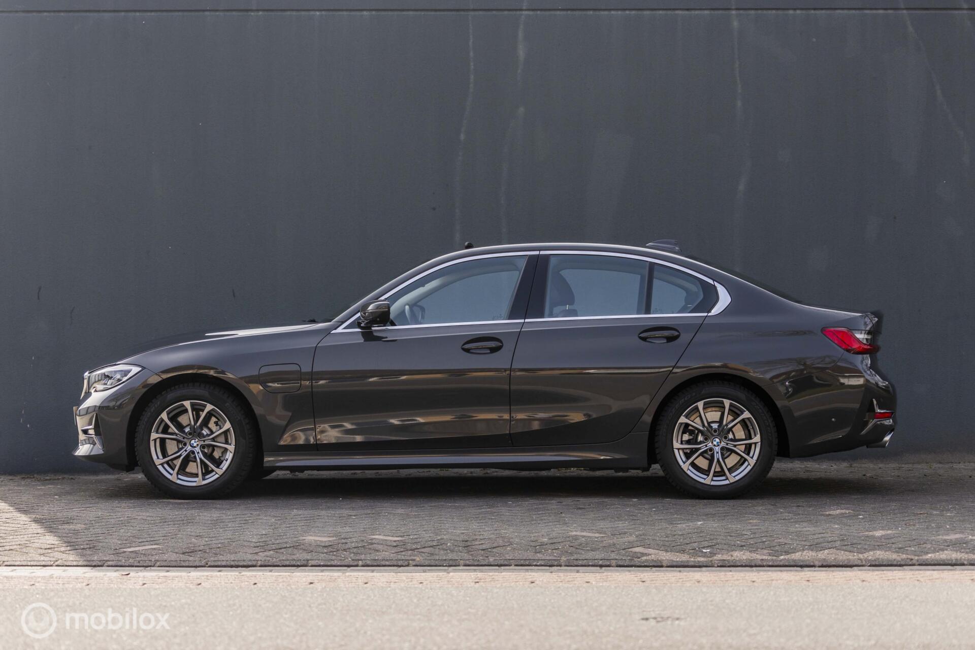Foto van BMW 330e