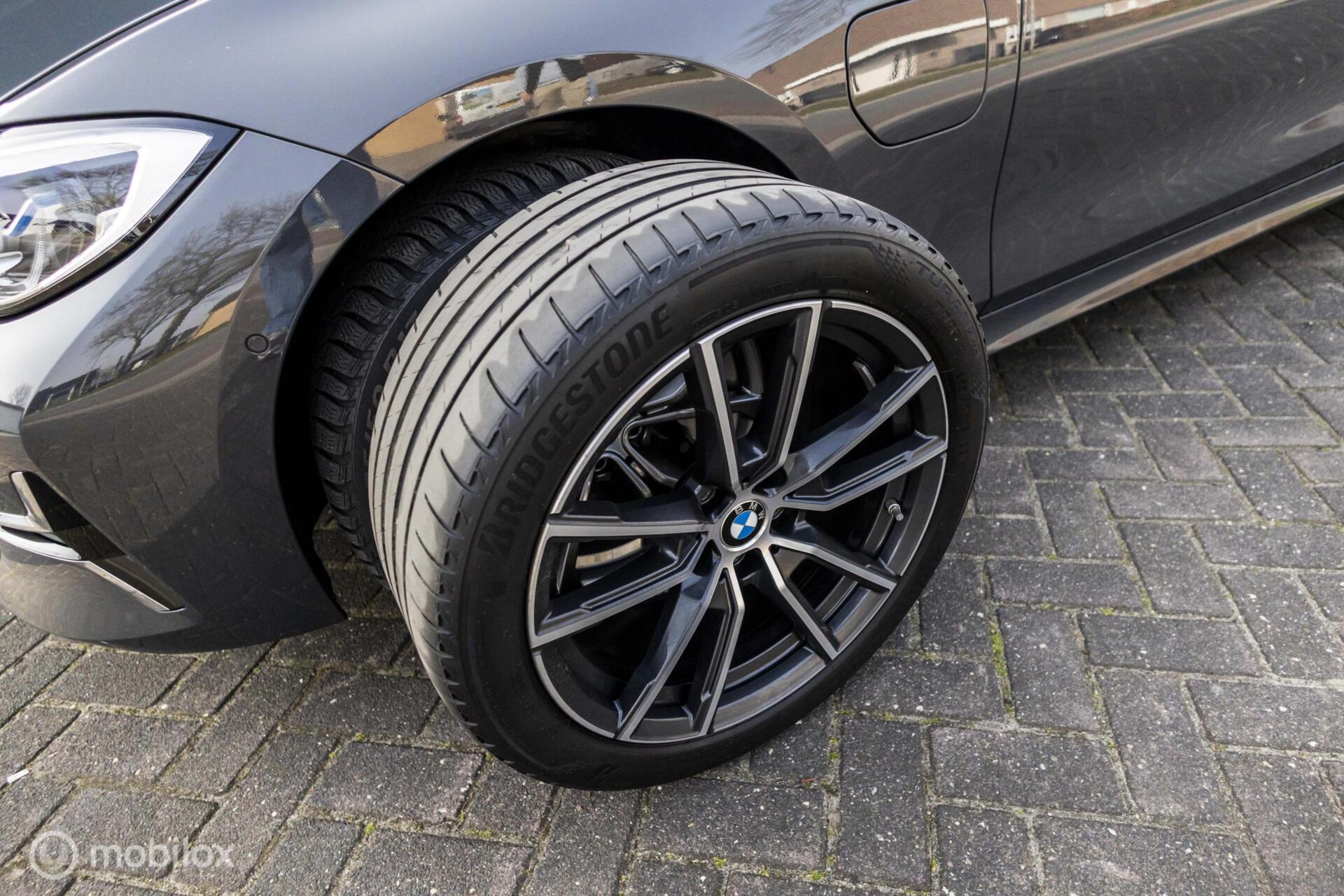 Foto van BMW 330e