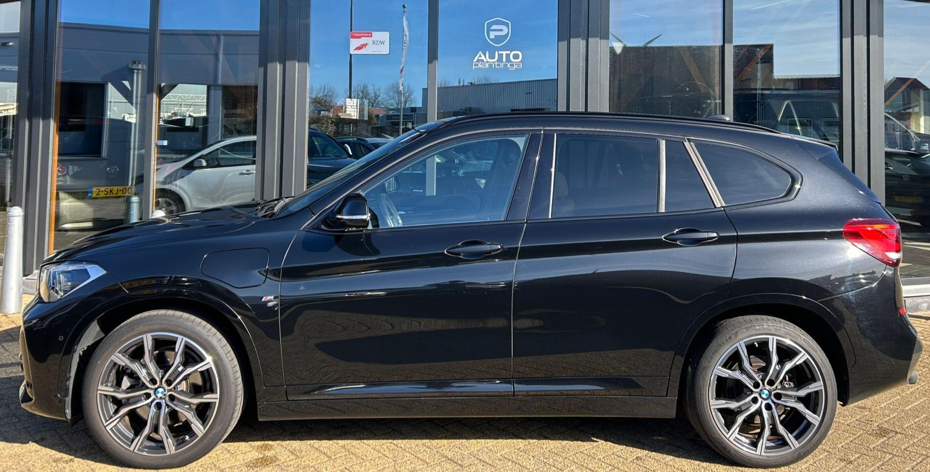 Foto van BMW X1 Xdrive25e