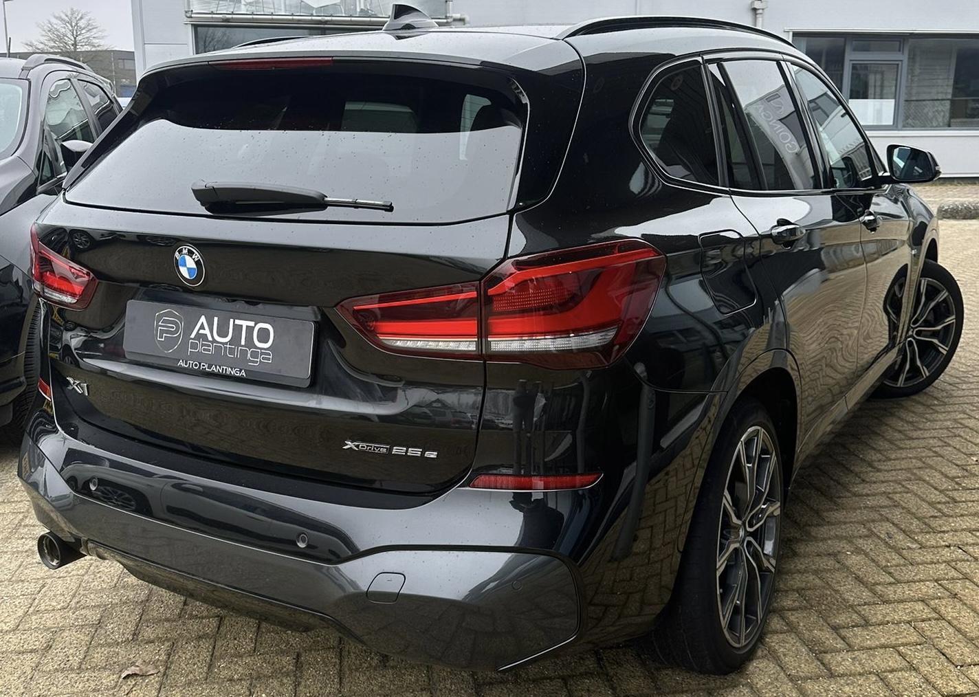 Foto van BMW X1 Xdrive25e