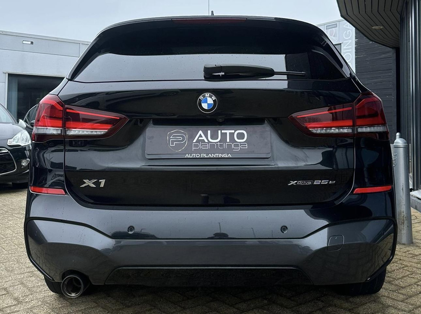 Foto van BMW X1 Xdrive25e