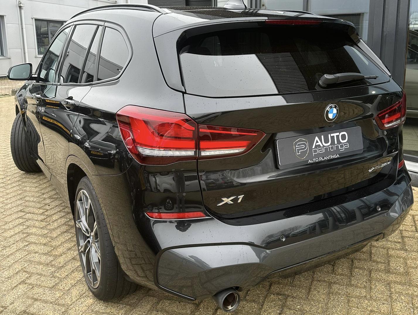 Foto van BMW X1 Xdrive25e
