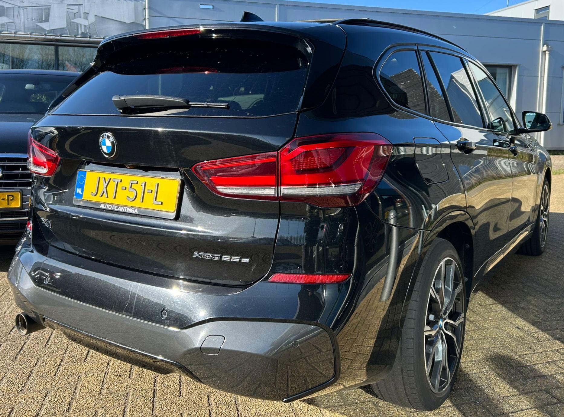 Foto van BMW X1 Xdrive25e