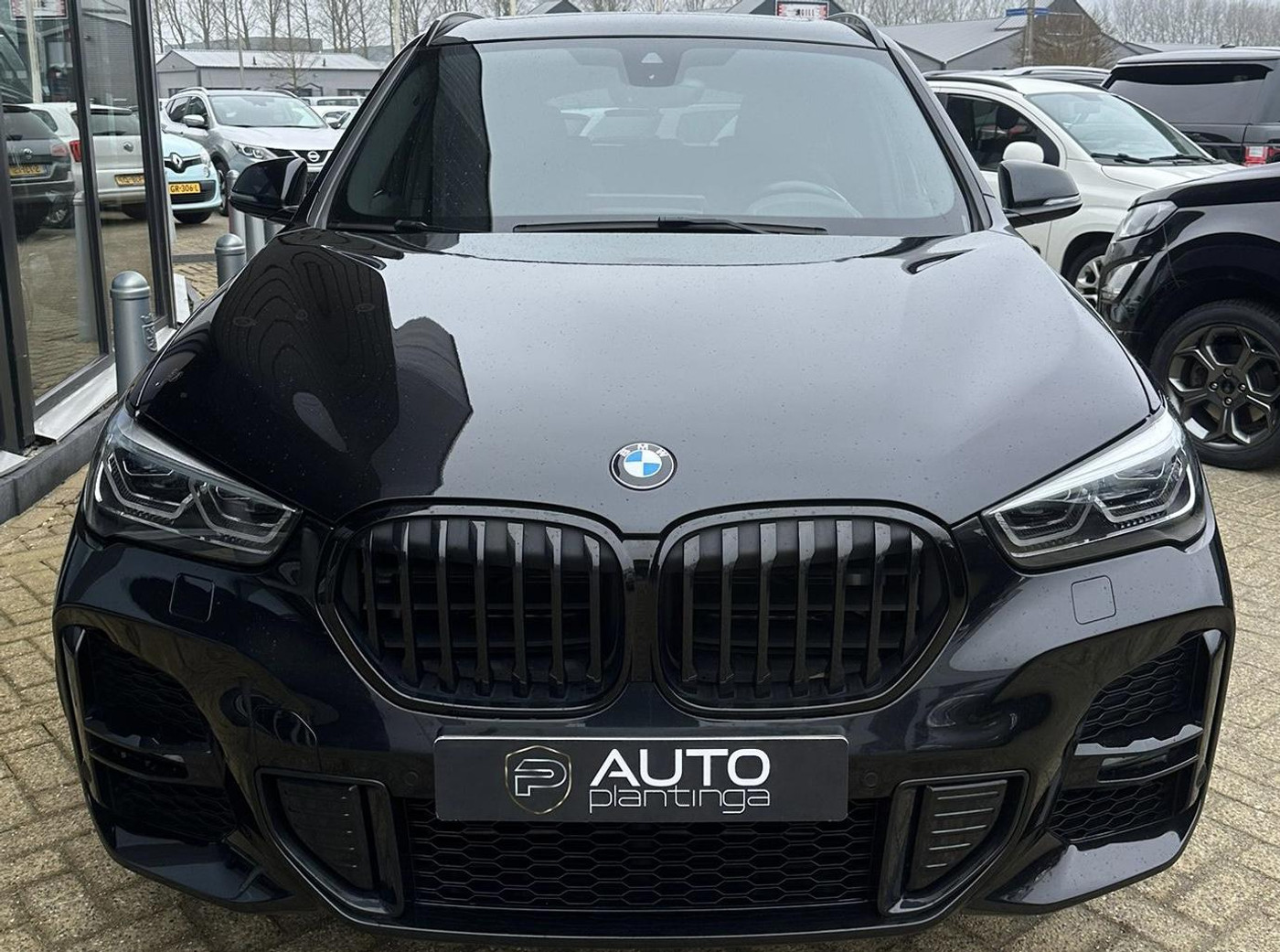 Foto van BMW X1 Xdrive25e