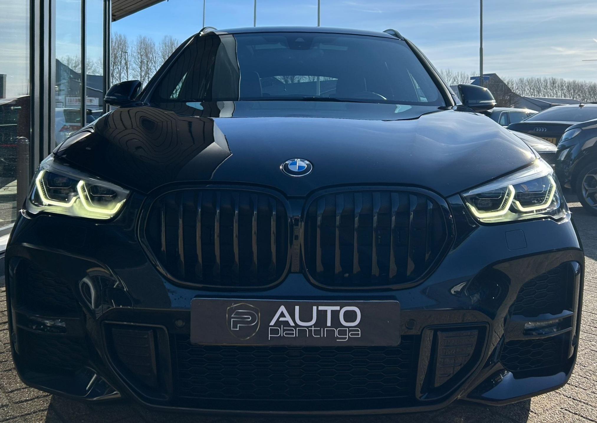Foto van BMW X1 Xdrive25e