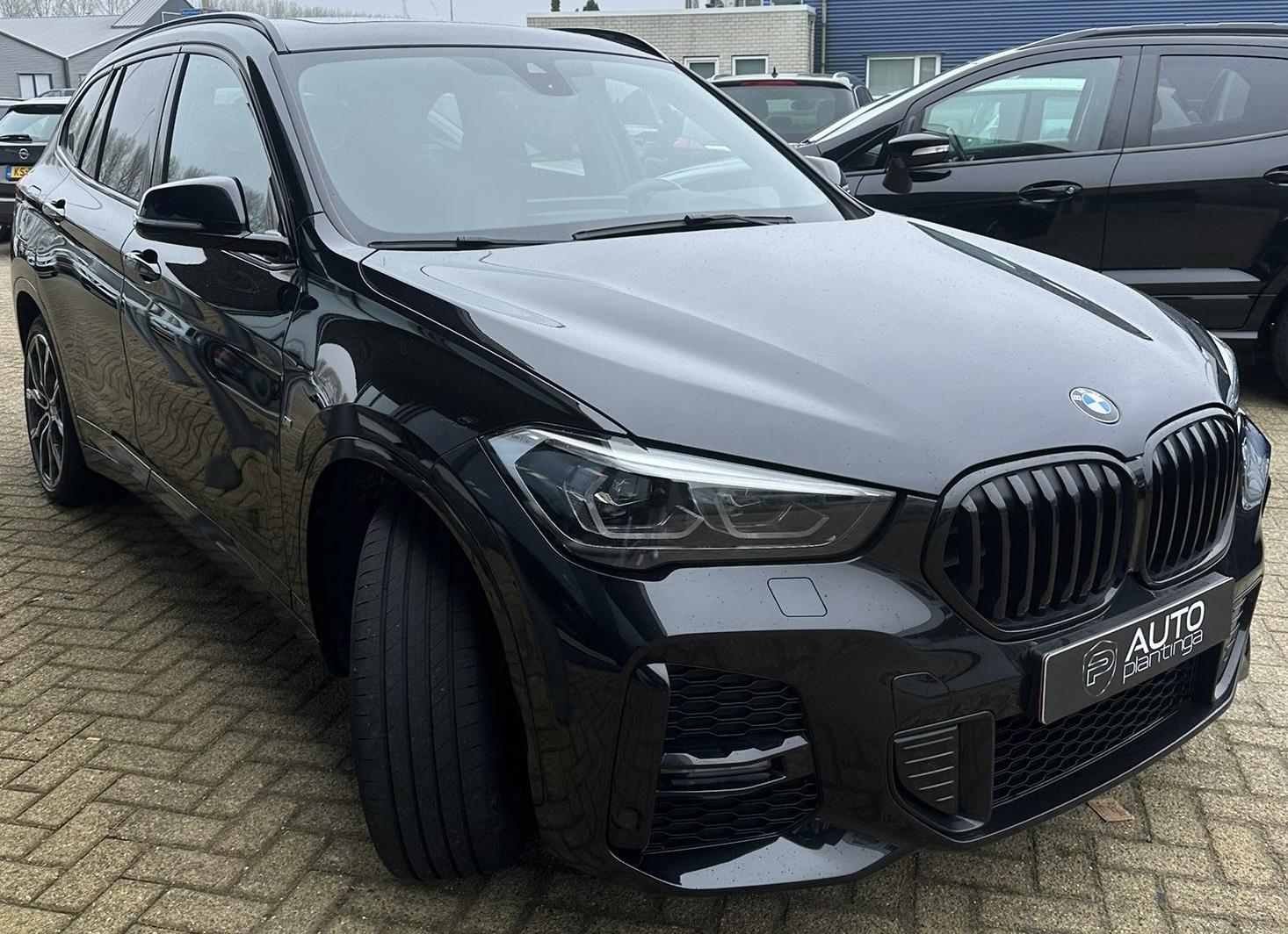 Foto van BMW X1 Xdrive25e