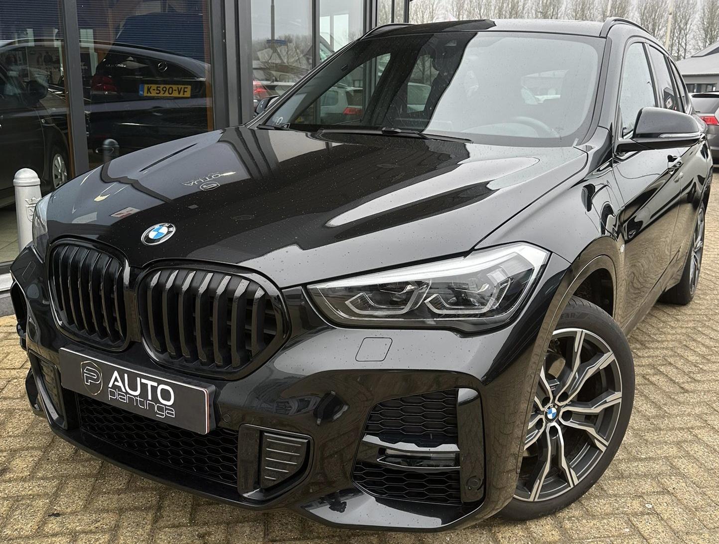 Foto van BMW X1 Xdrive25e