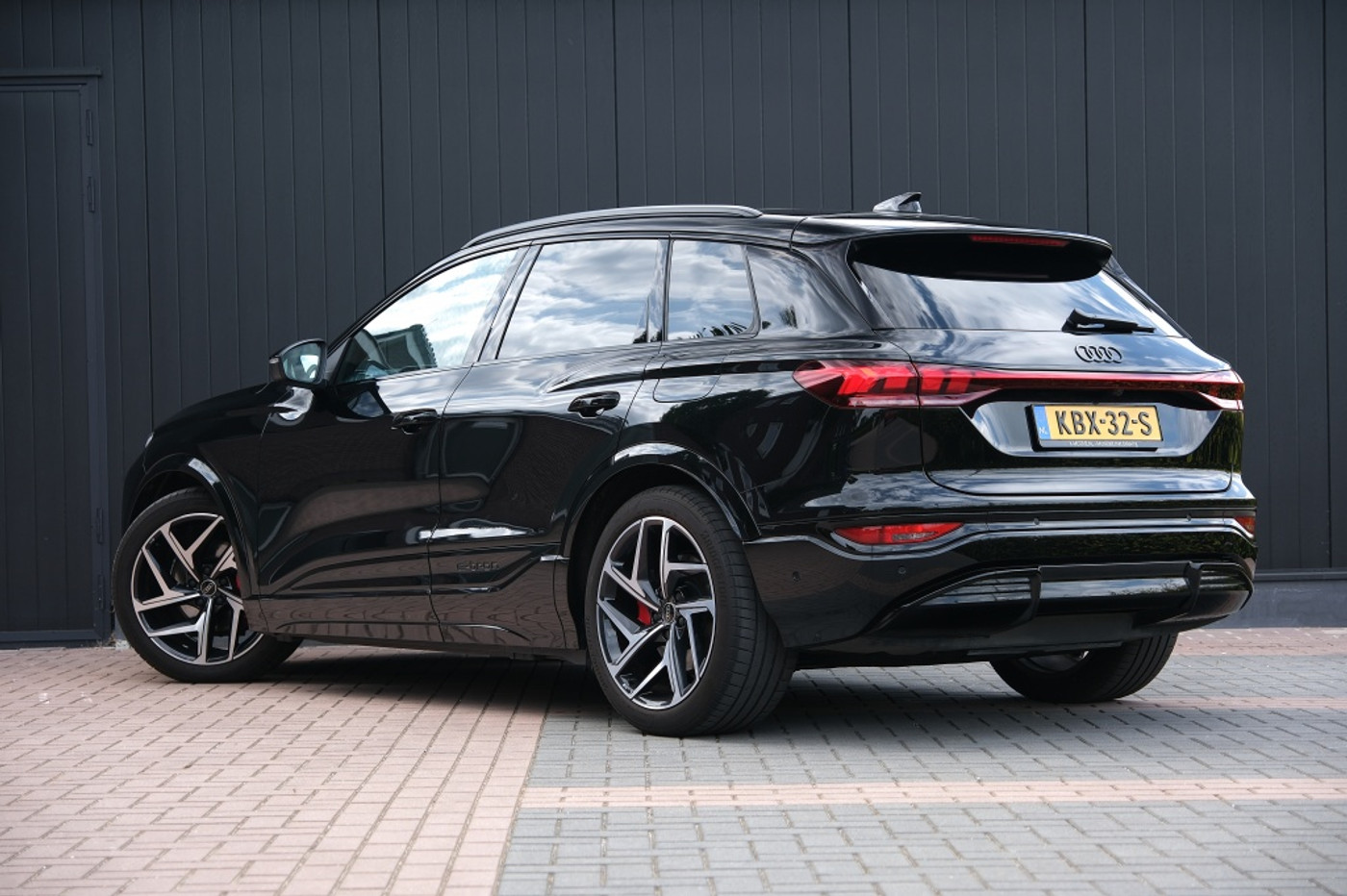 Foto van Audi Q6 Suv E-tron Quattro