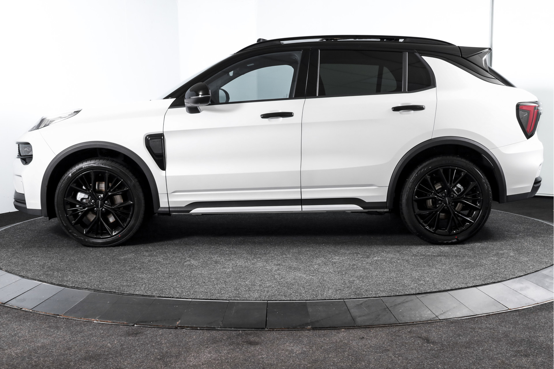 Foto van Lynk&co LYNK & Co 01