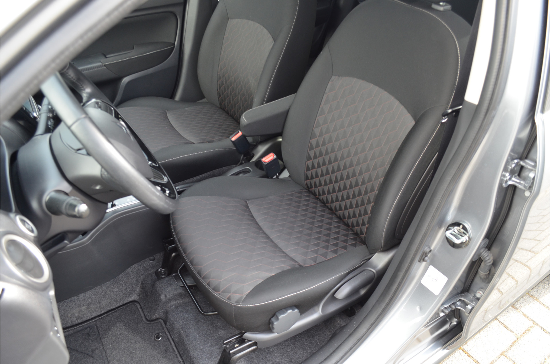 Foto van Mitsubishi Mitsubishi Space Star