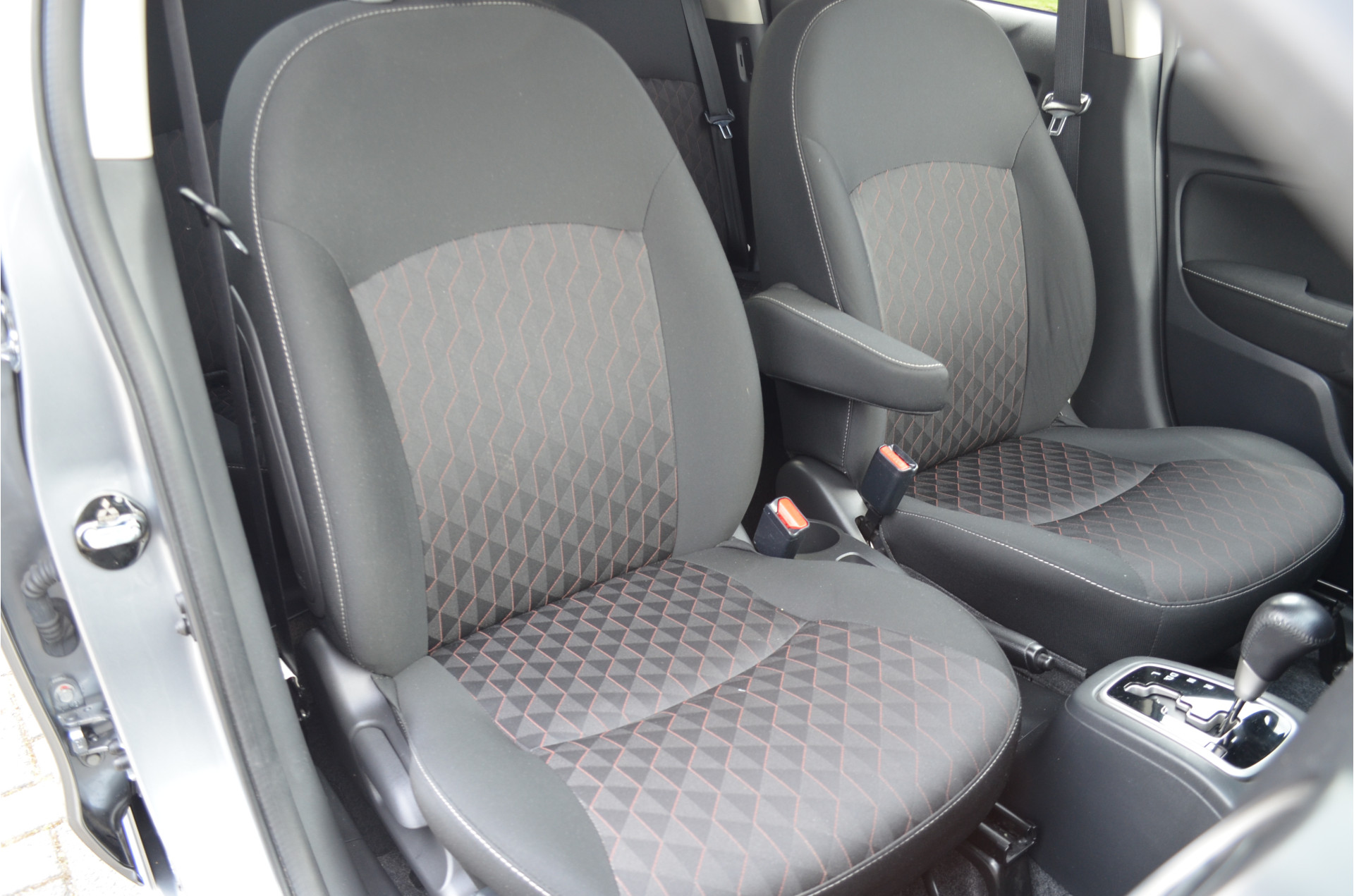 Foto van Mitsubishi Mitsubishi Space Star